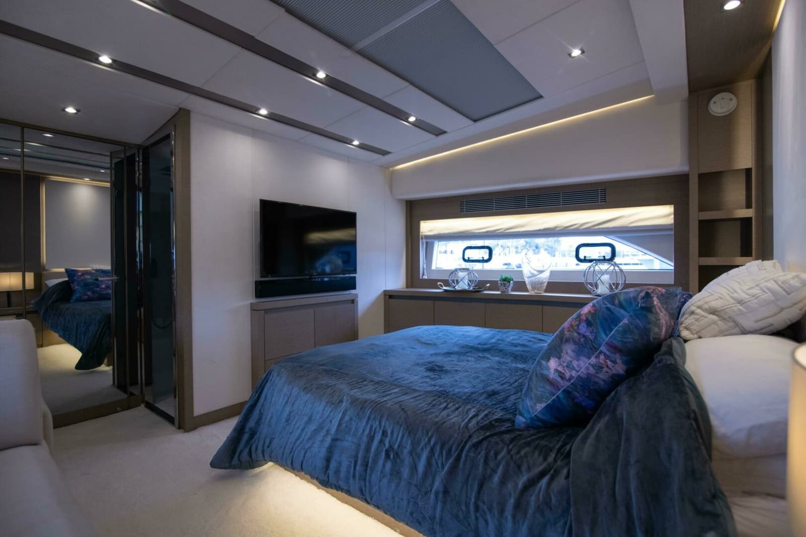 2018 Prestige 680 Flybridge - Photo 17