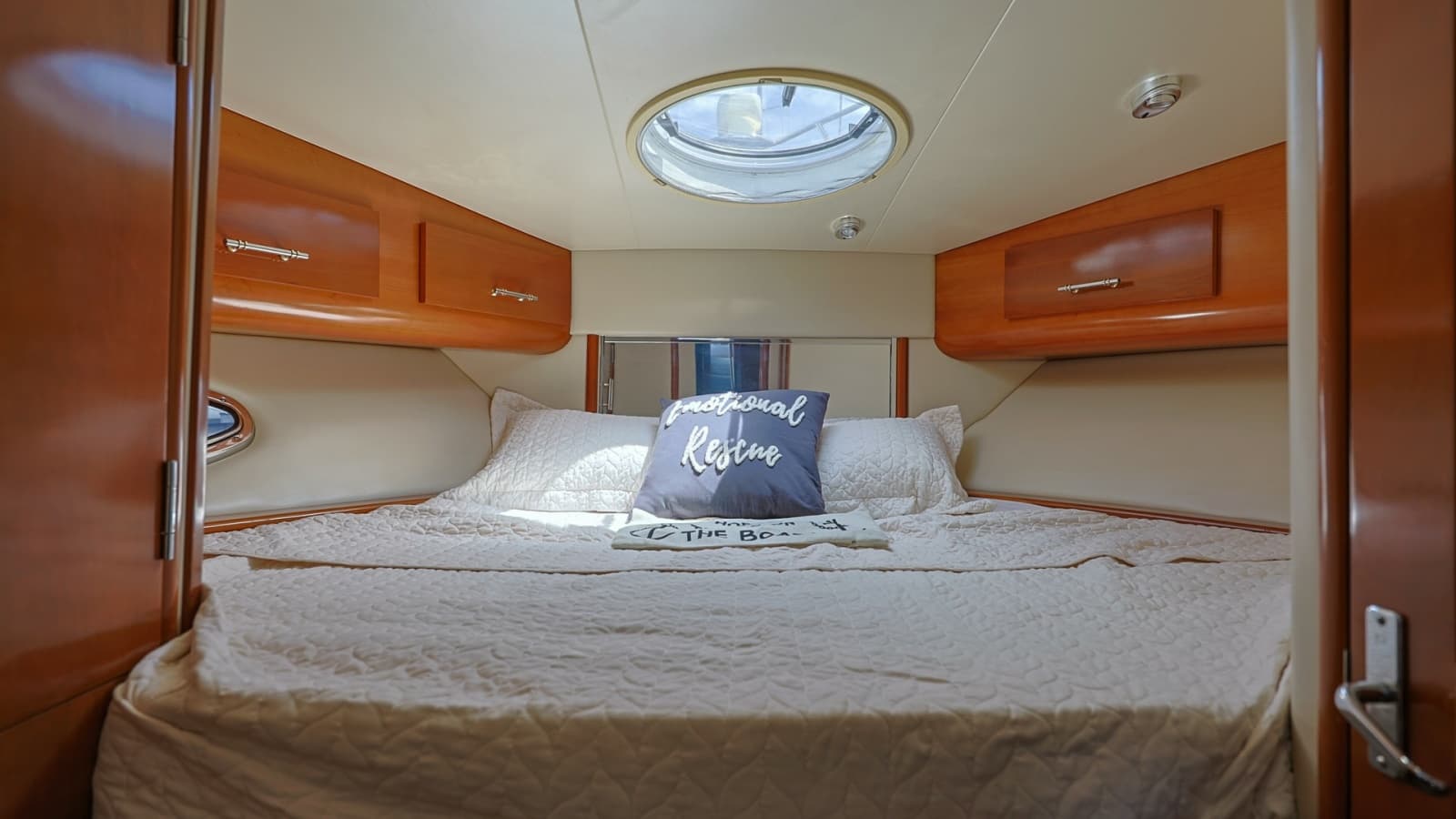 2006 Carver 396 Motor Yacht - Photo 24