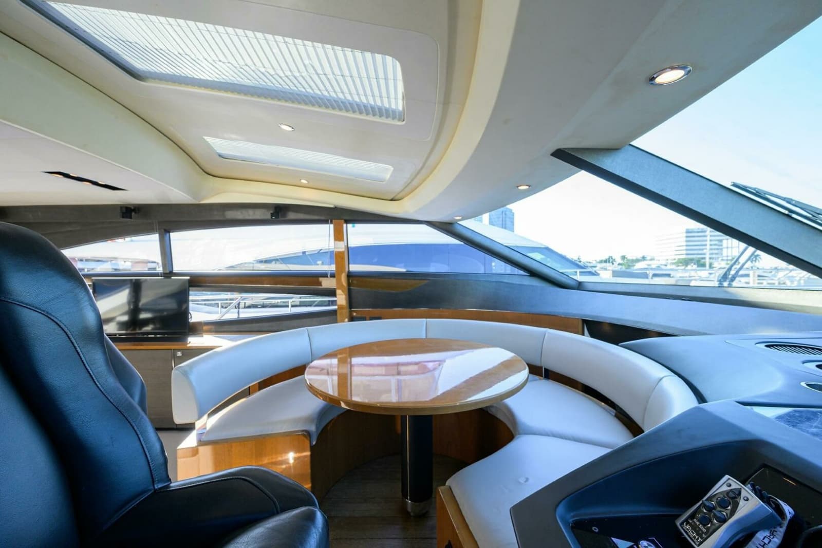 2013 Princess V72 Express Yacht - Photo 15