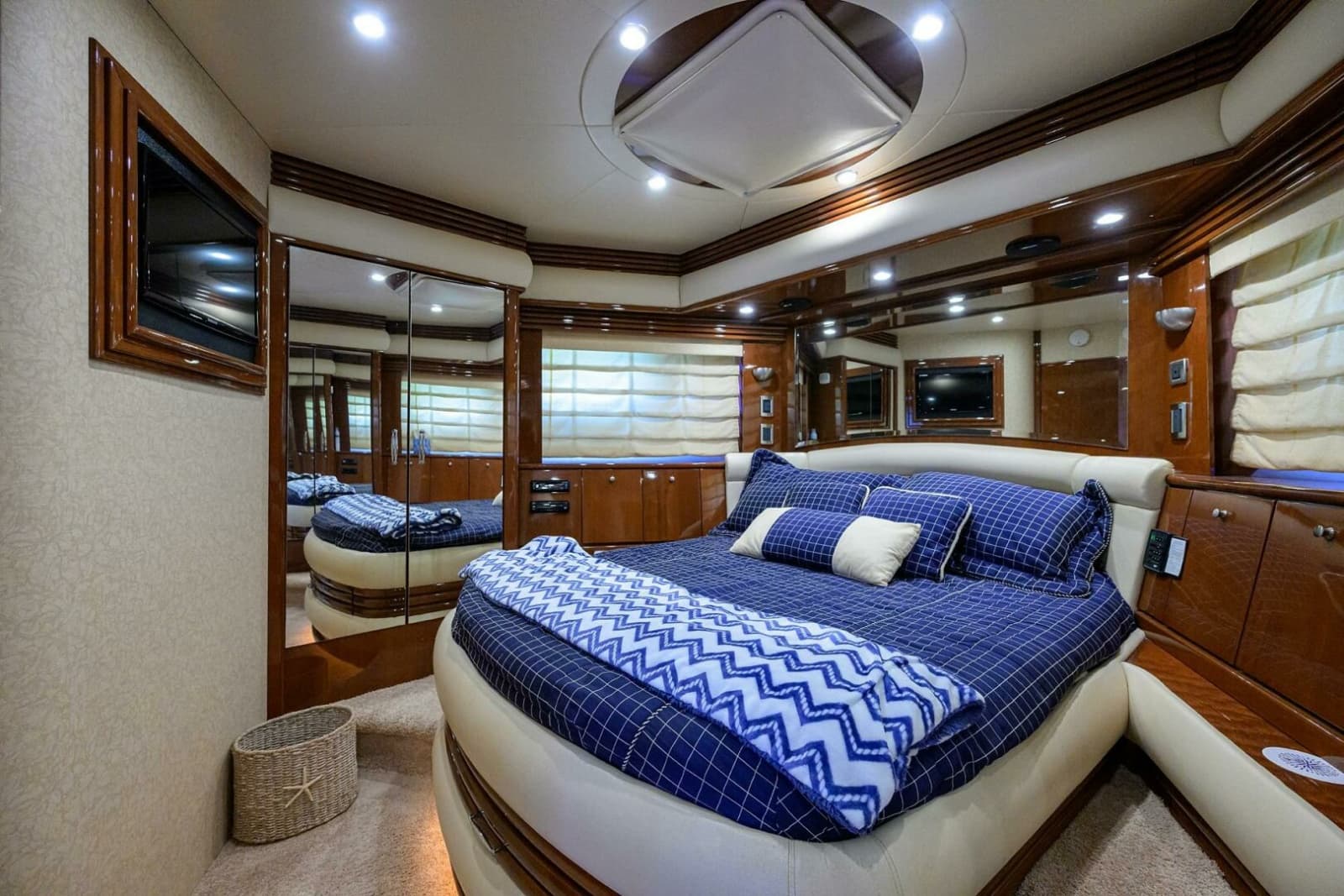 2005 Marquis 65 Motor Yacht - Photo 25