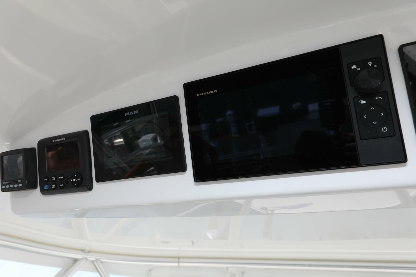 2023 Viking 54 Convertible - Photo 34