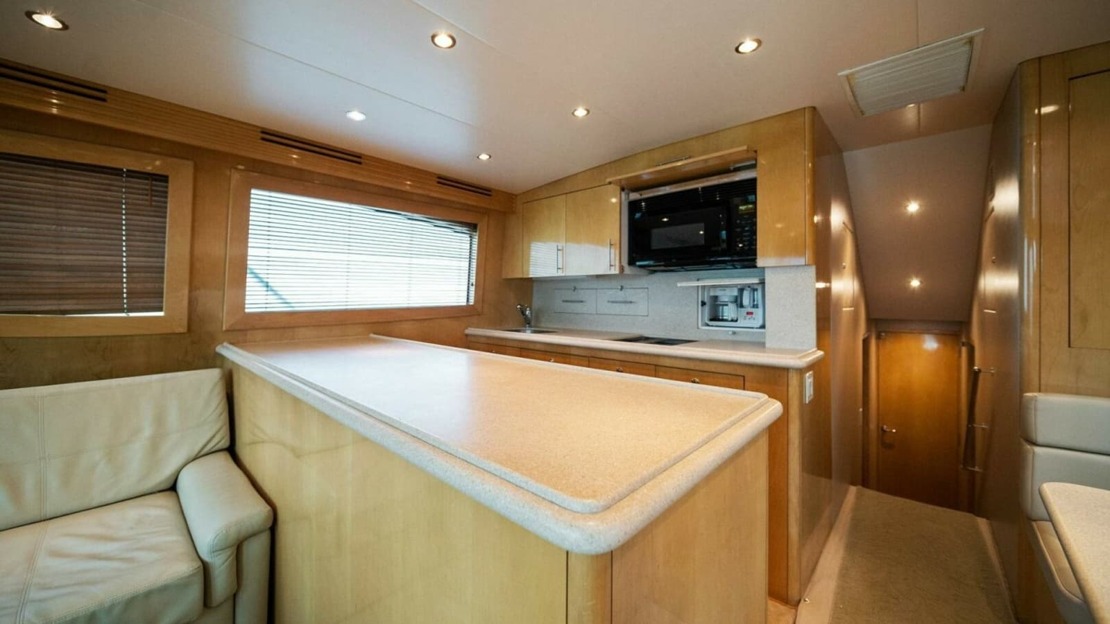 2003 Hatteras 54 Convertible - Photo 13