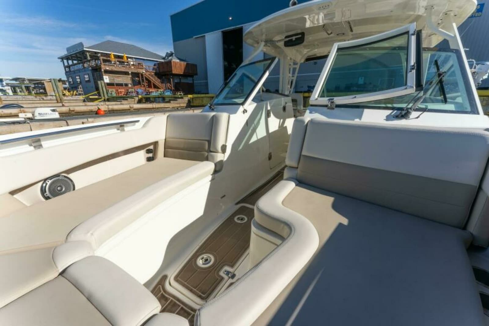 2017 Boston Whaler 320 Vantage - Photo 11