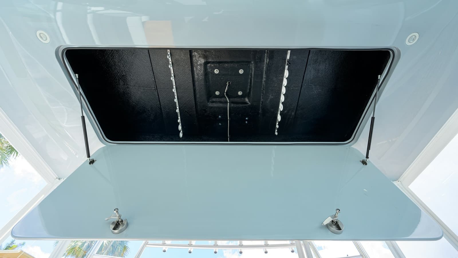 2022 Viking 44 Open - Photo 38
