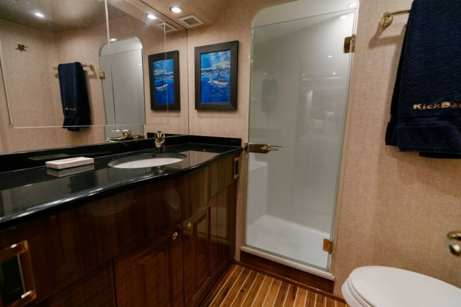 2006 Viking 74 Enclosed Bridge - Photo 23