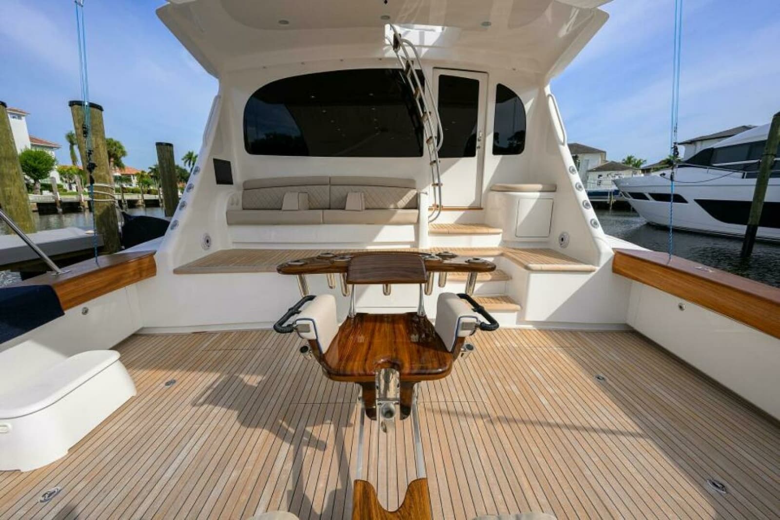 2024 Viking 80 Convertible - Photo 33