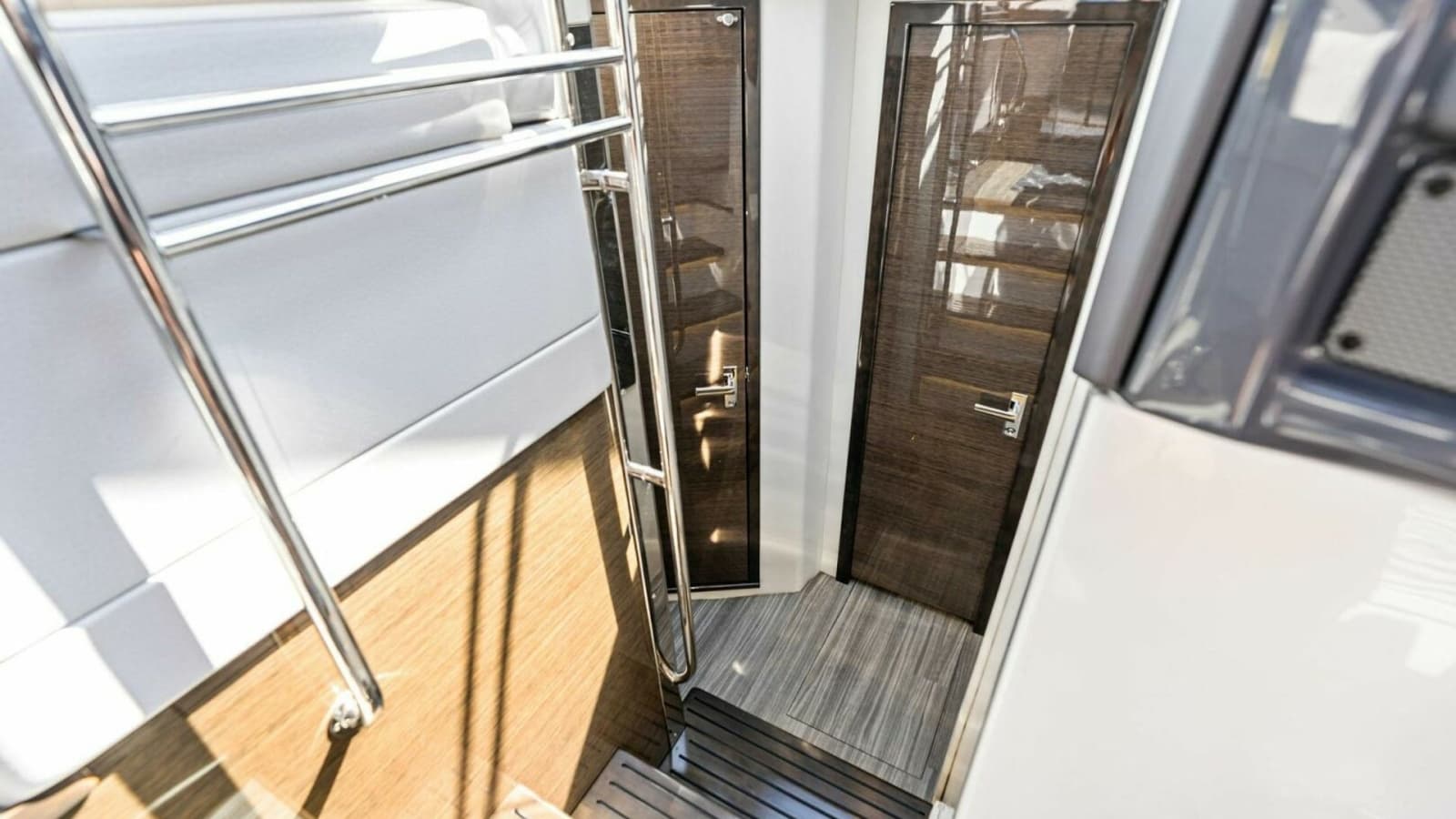 2019 Cruisers Yachts 45 Cantius - Photo 109