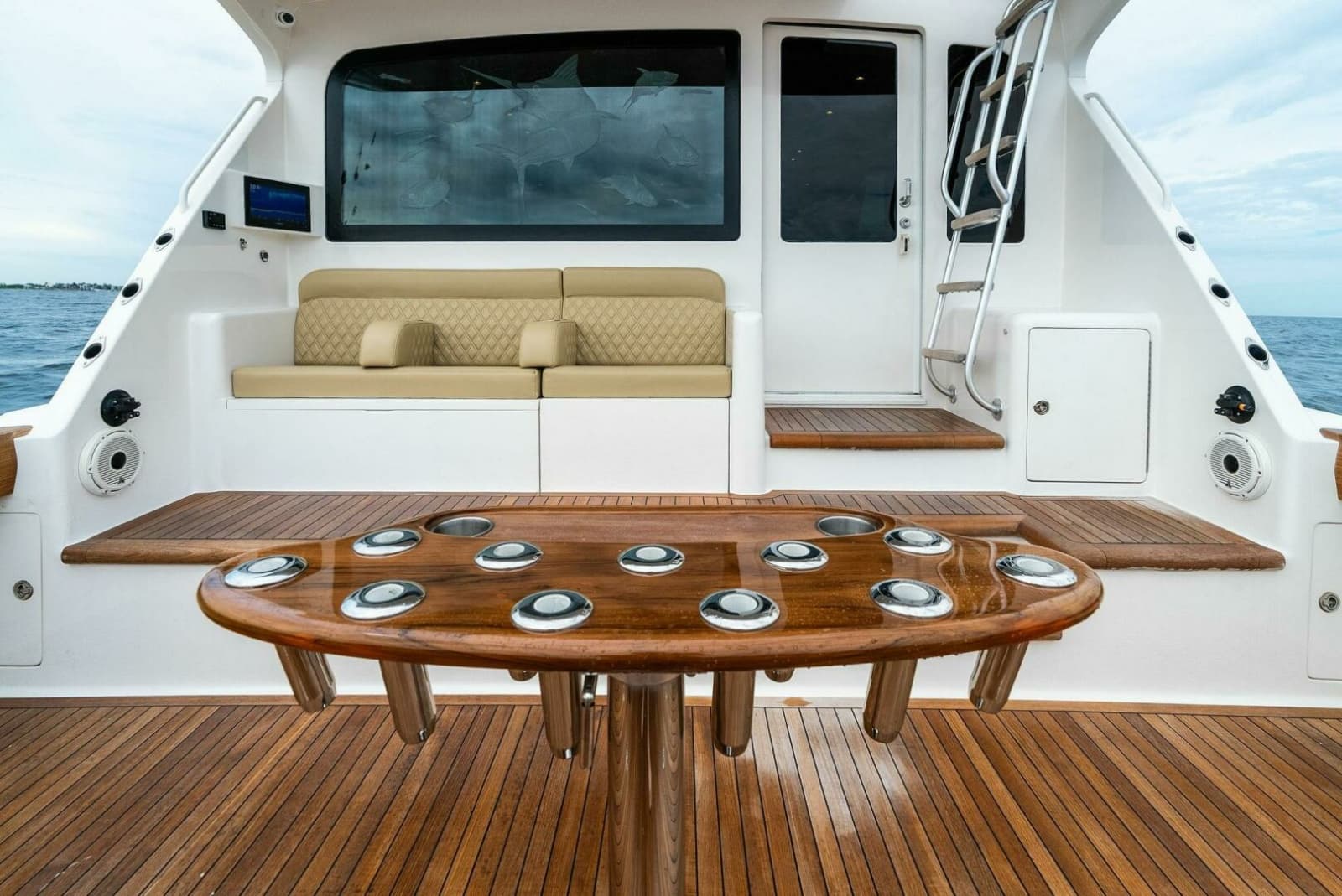 2006 Viking 61 Convertible - Photo 4
