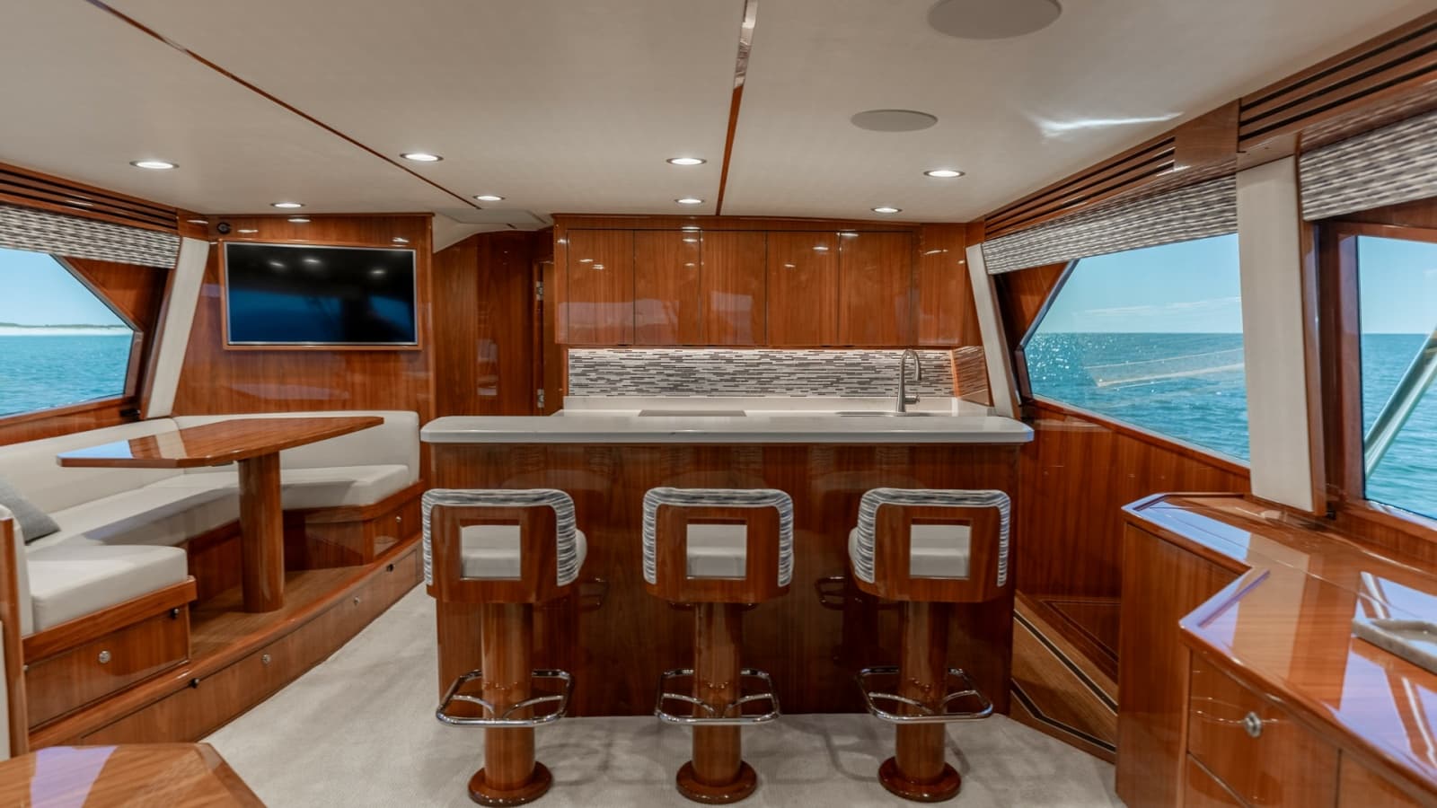 2019 Viking 68 Convertible - Photo 3