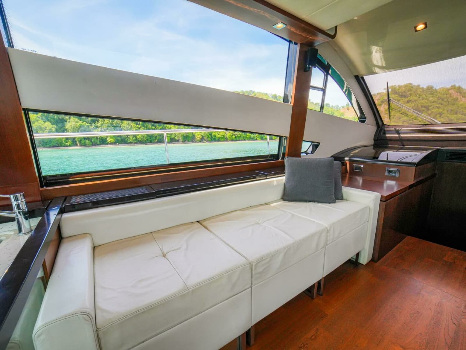 2014 Fairline 50 - Photo 30