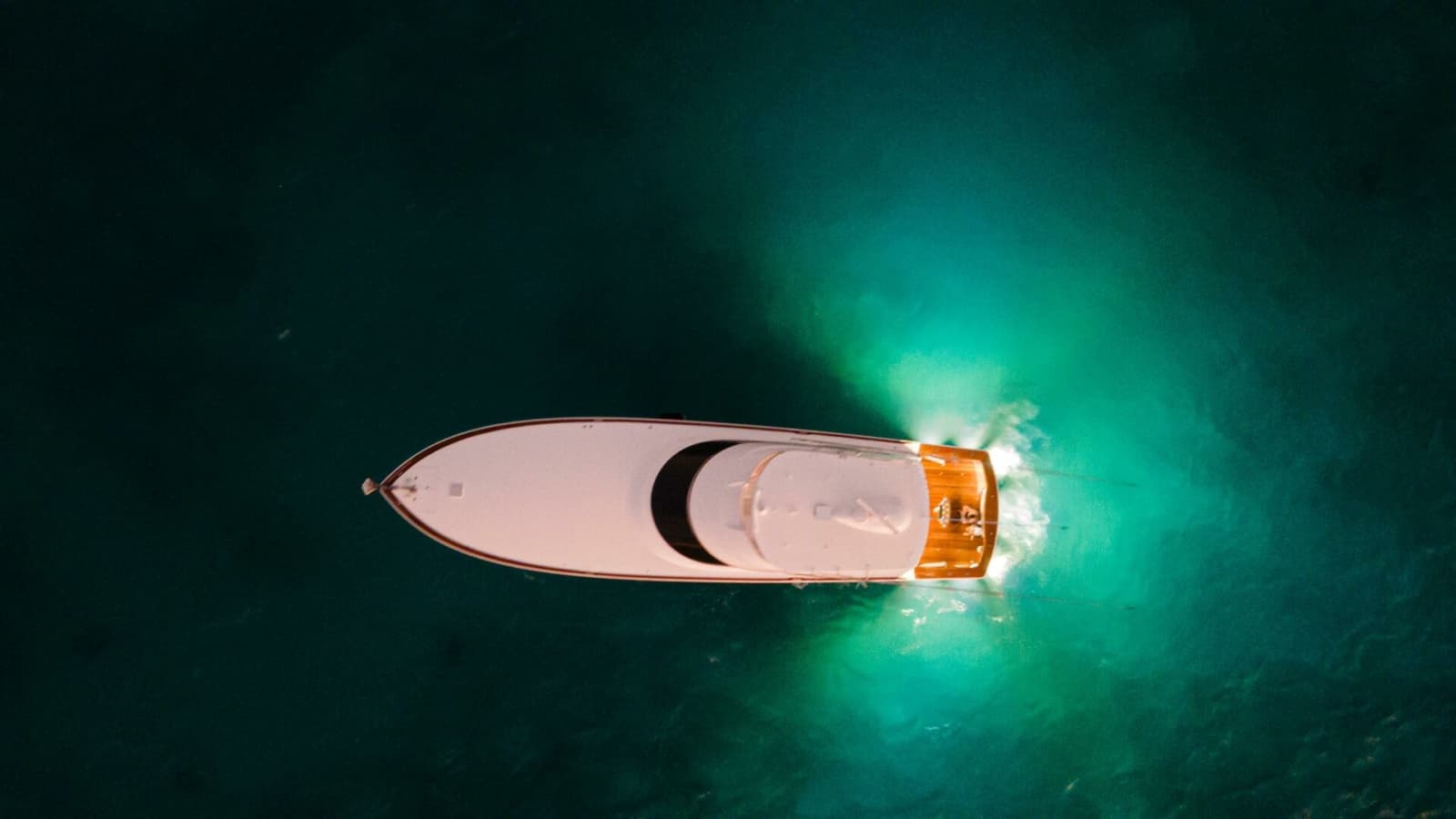 2025 Viking 82 Convertible - Photo 74
