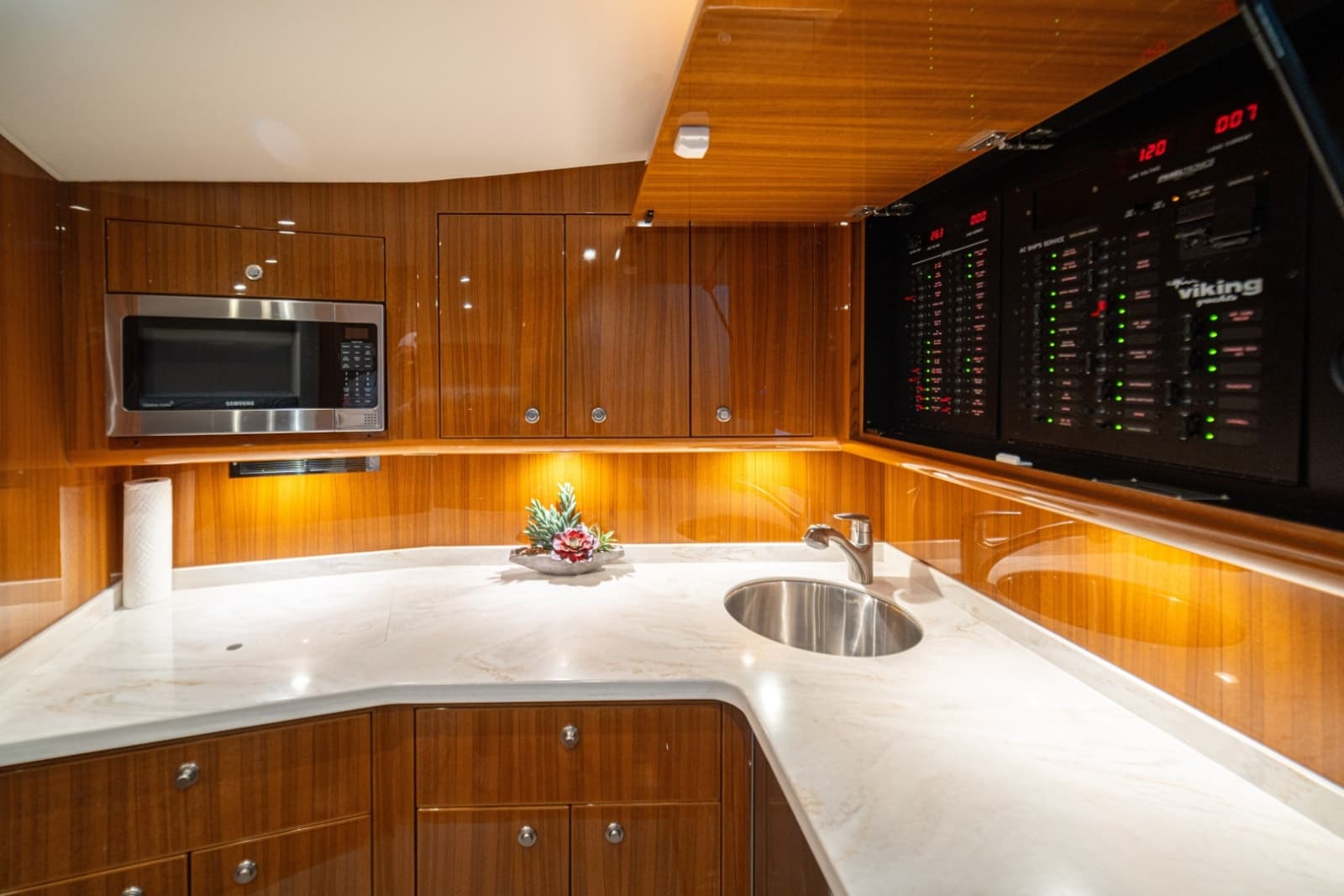 2023 Viking 46 Billfish - Photo 5
