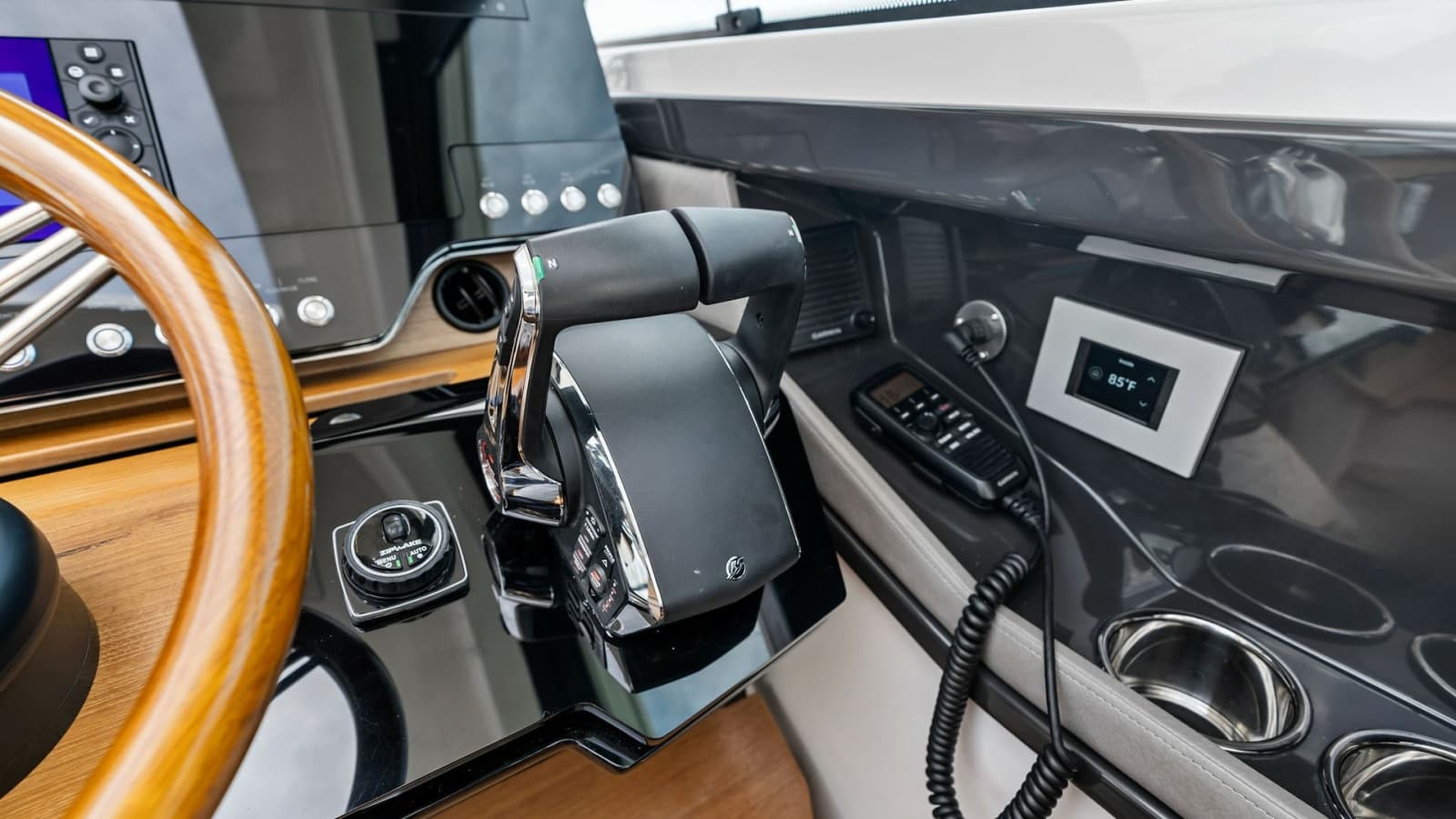 2025 Tiara Yachts 48LE - Photo 50