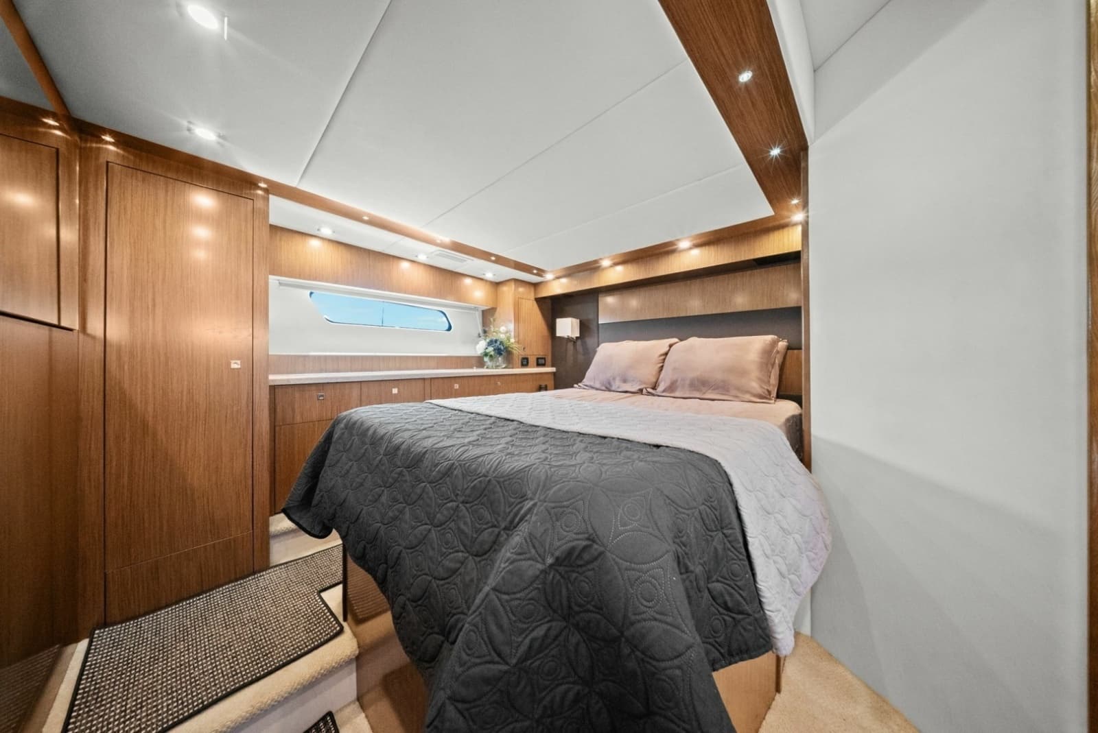 2014 Cruisers Yachts 48 Cantius - Photo 30