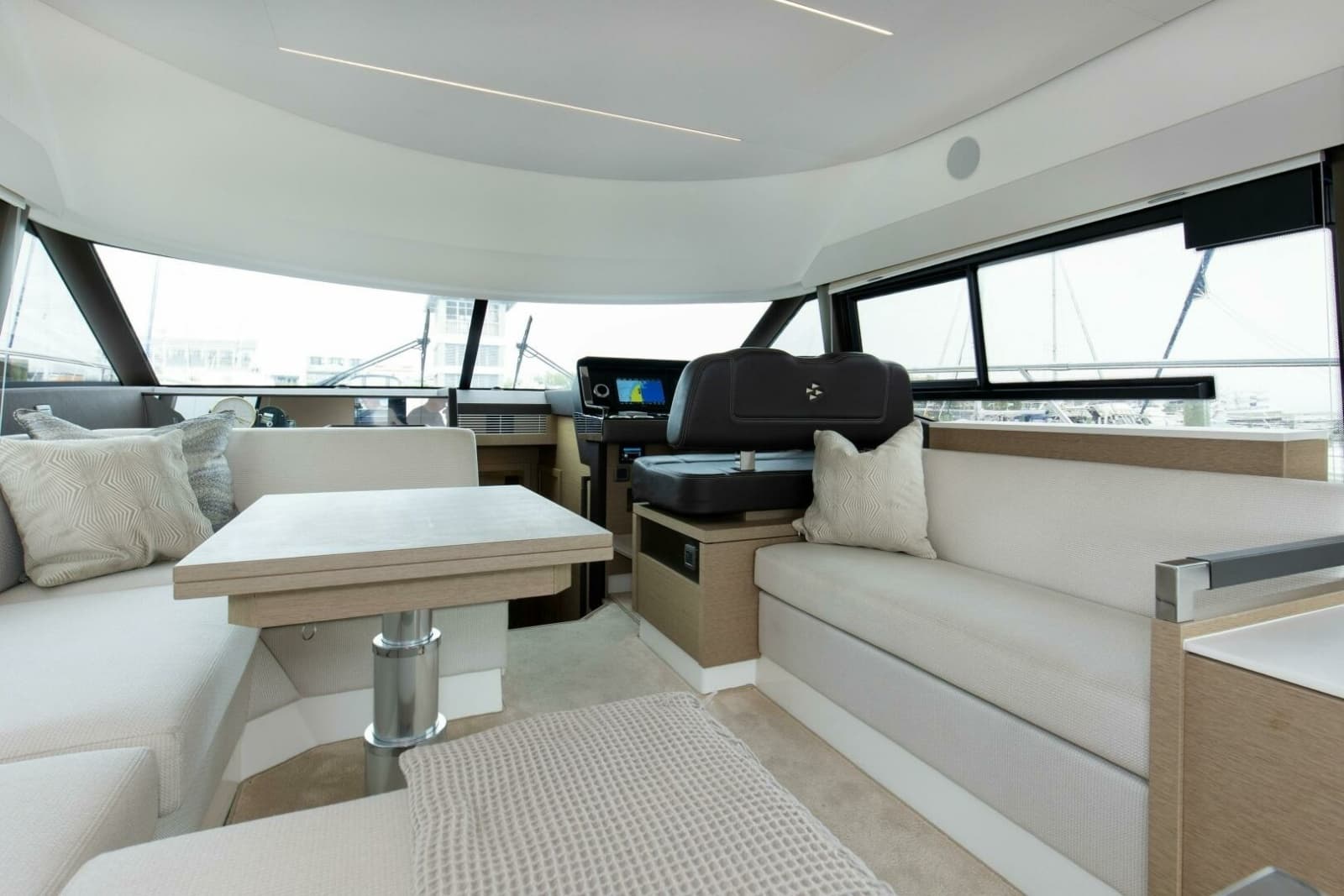 2023 Prestige 460 Flybridge - Photo 11