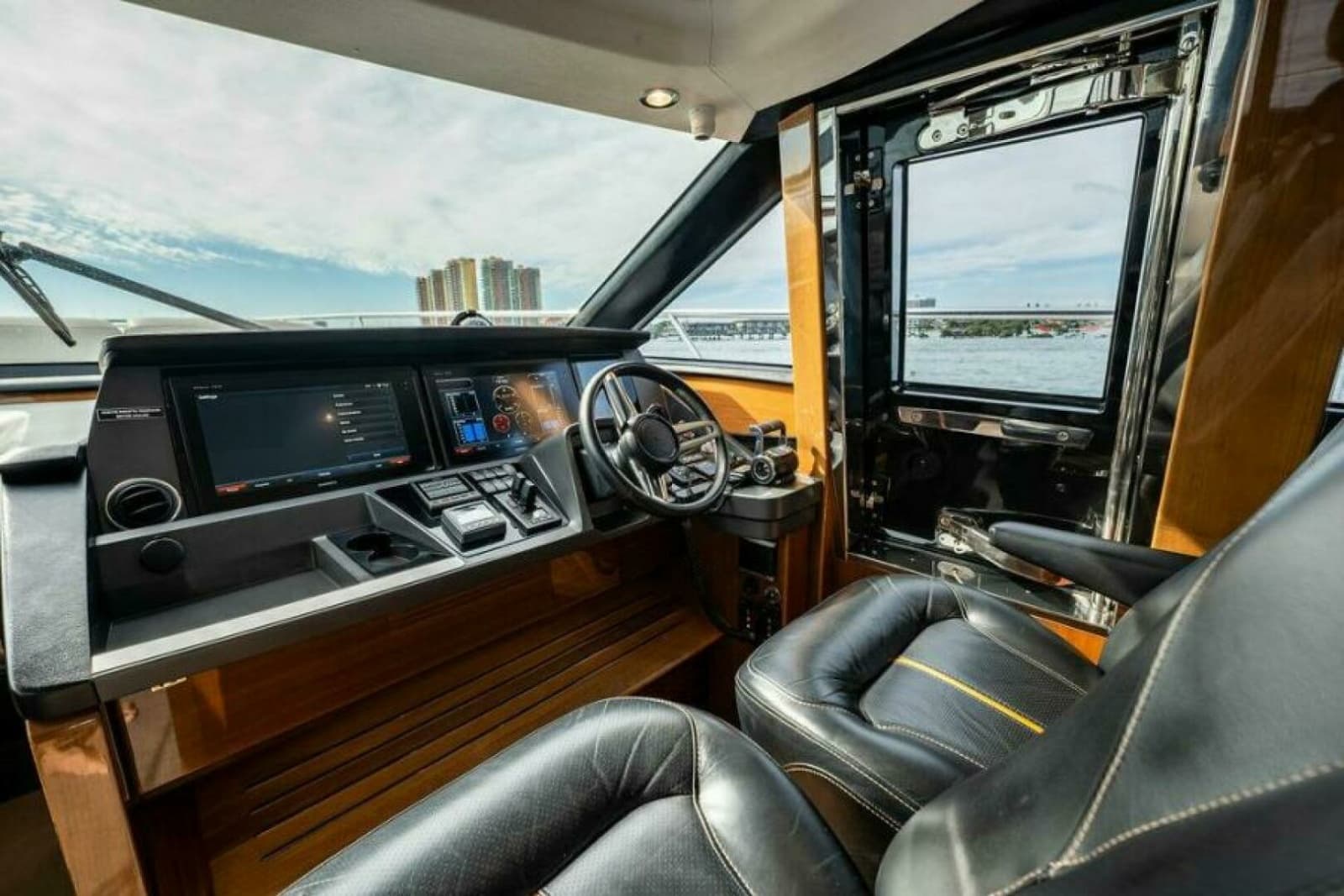 2016 Princess S65 - Photo 8