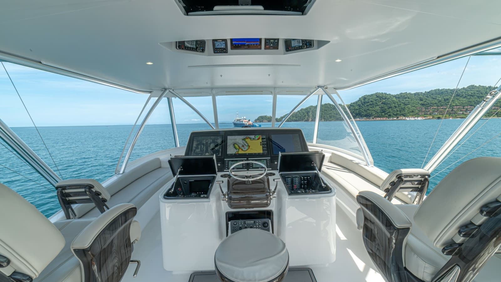 2024 Viking 64 Convertible - Photo 2