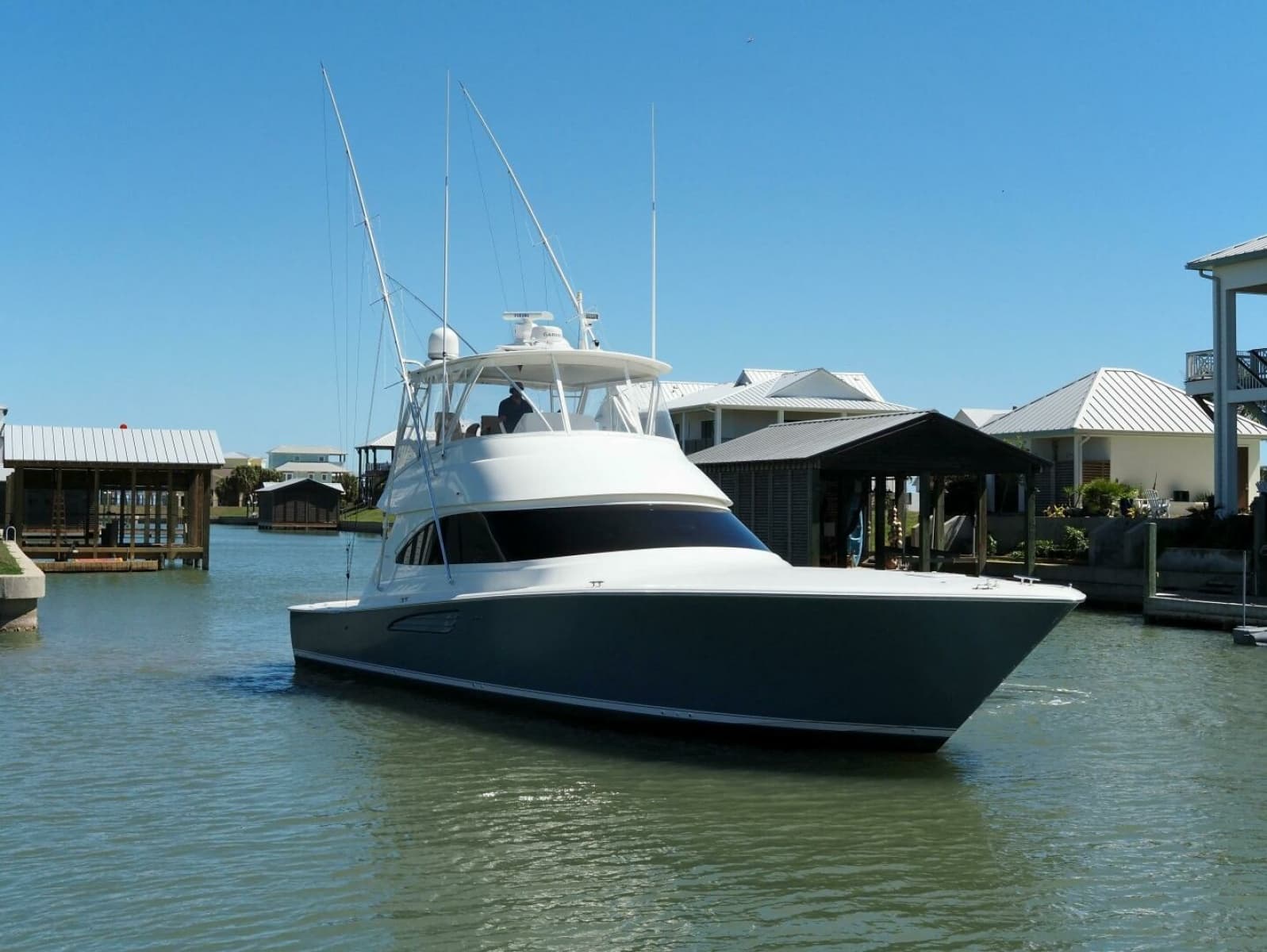 2017 Viking 52 Convertible - Photo 54