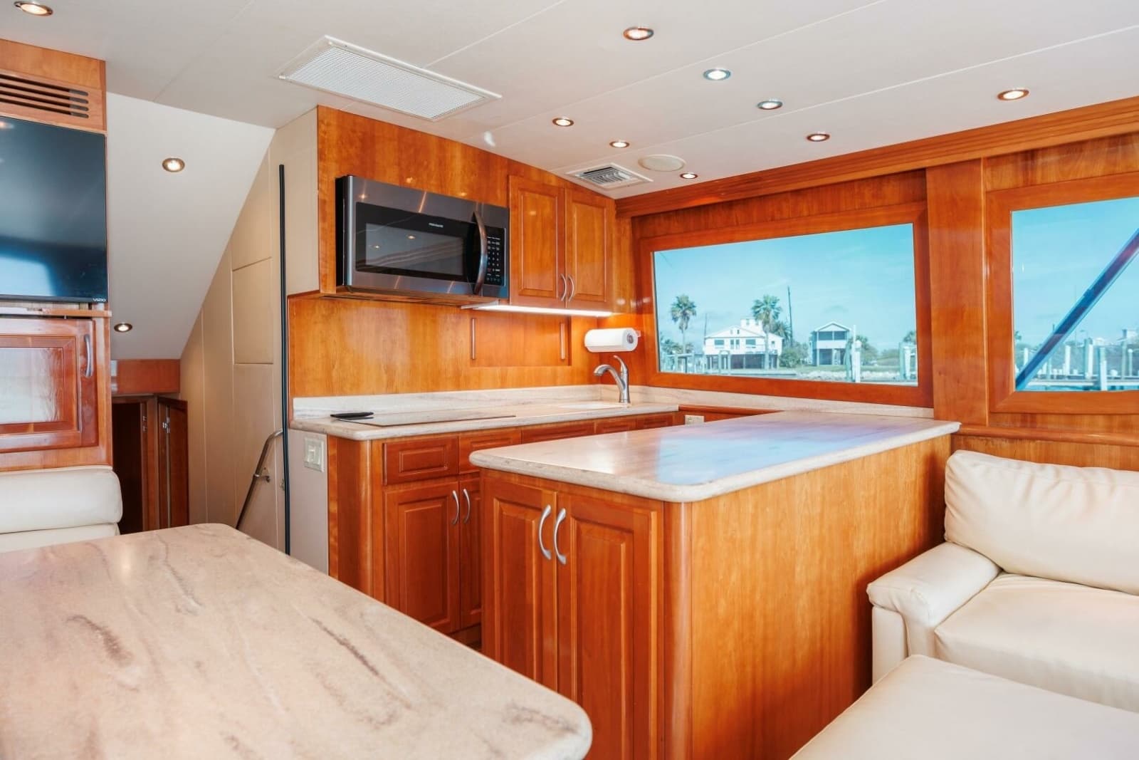 2002 Hatteras 50 Convertible - Photo 8