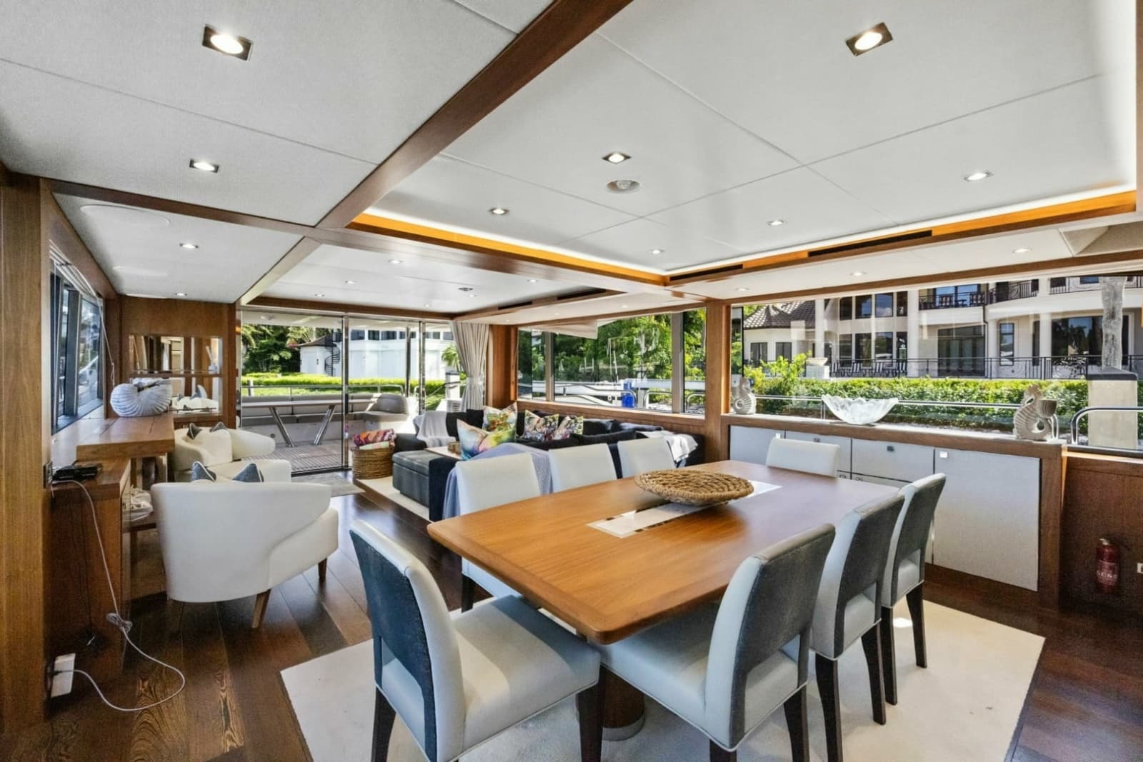 2018 Sunseeker 95 Motoryacht - Photo 5