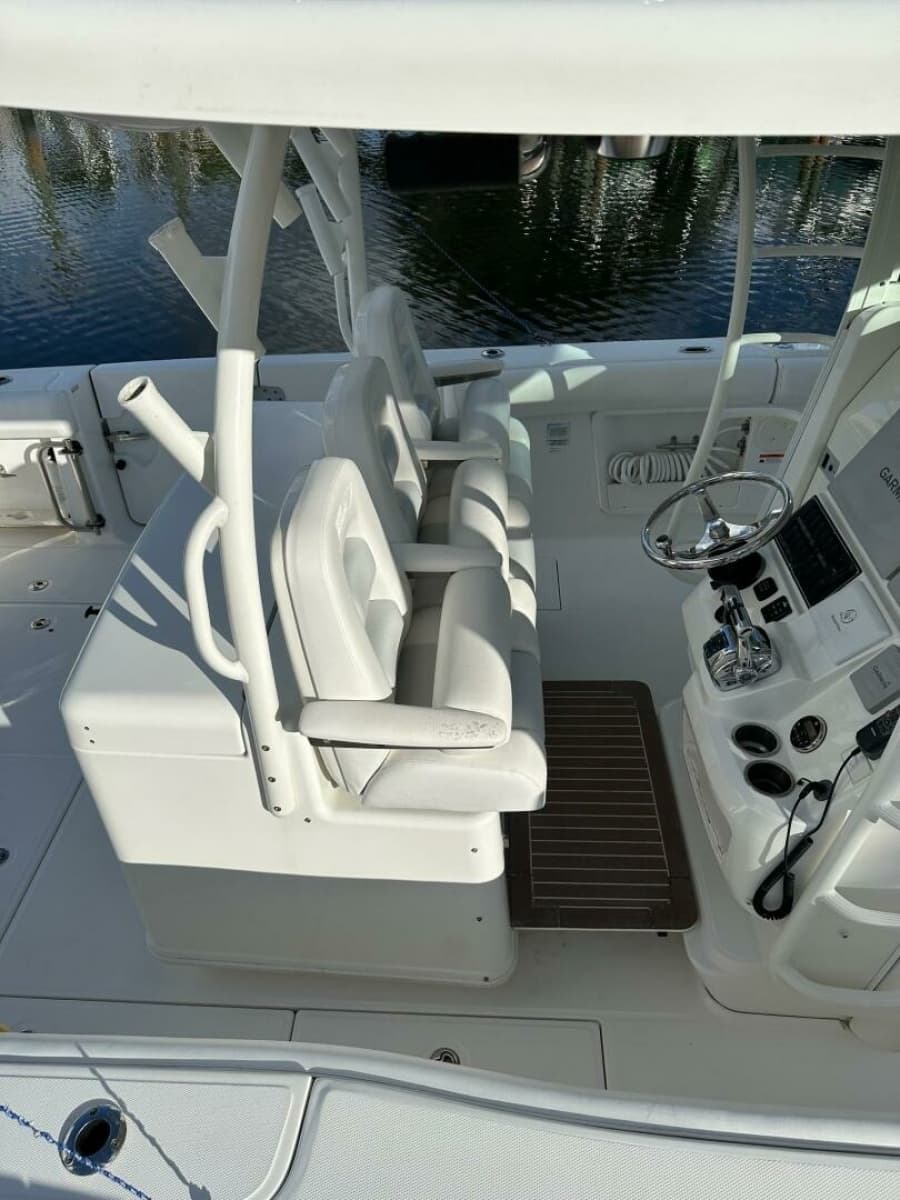 2012 Boston Whaler 370 Outrage - Photo 5