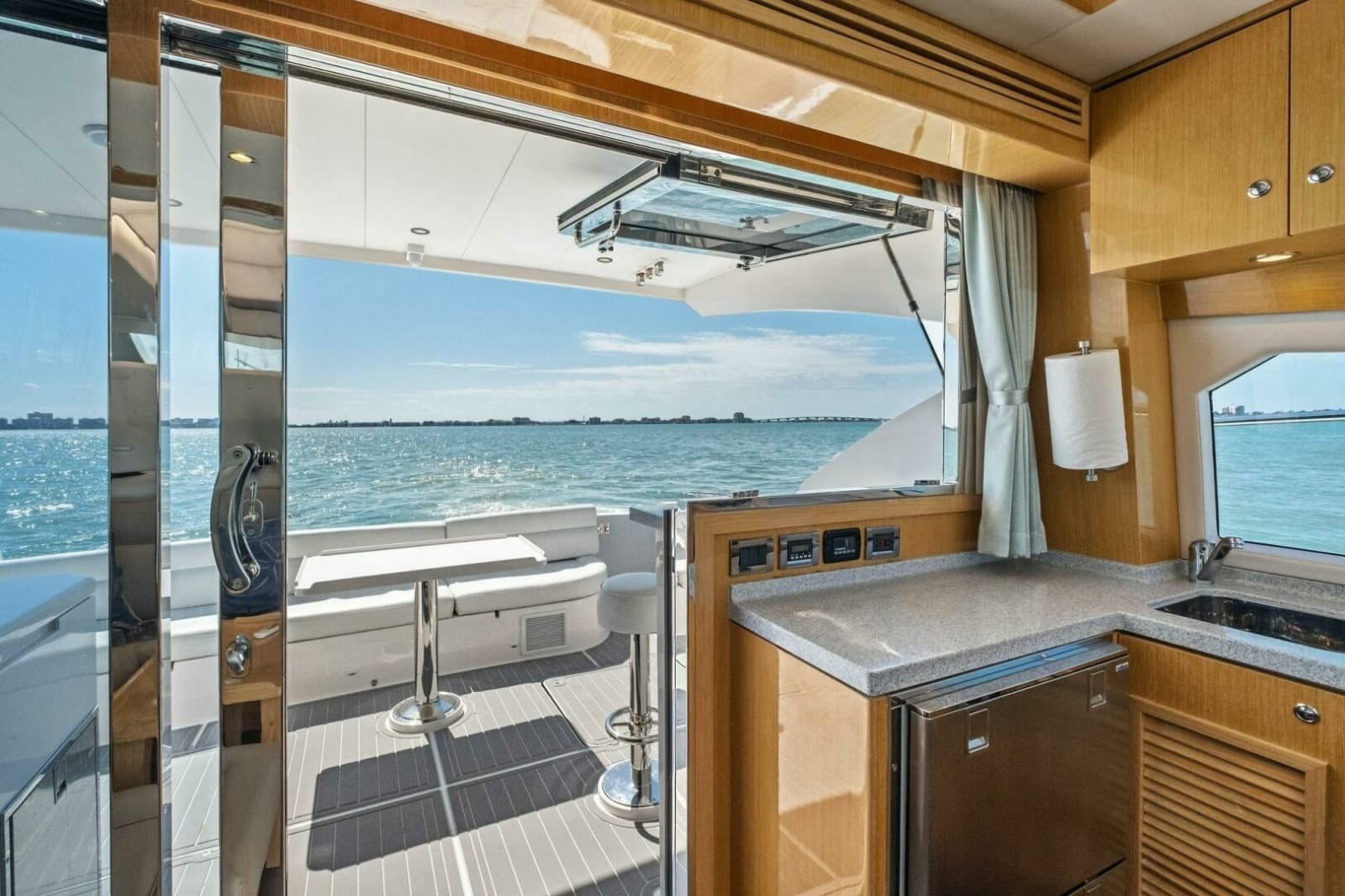 2018 Mares 47 Outboard Express Catamaran - Photo 43