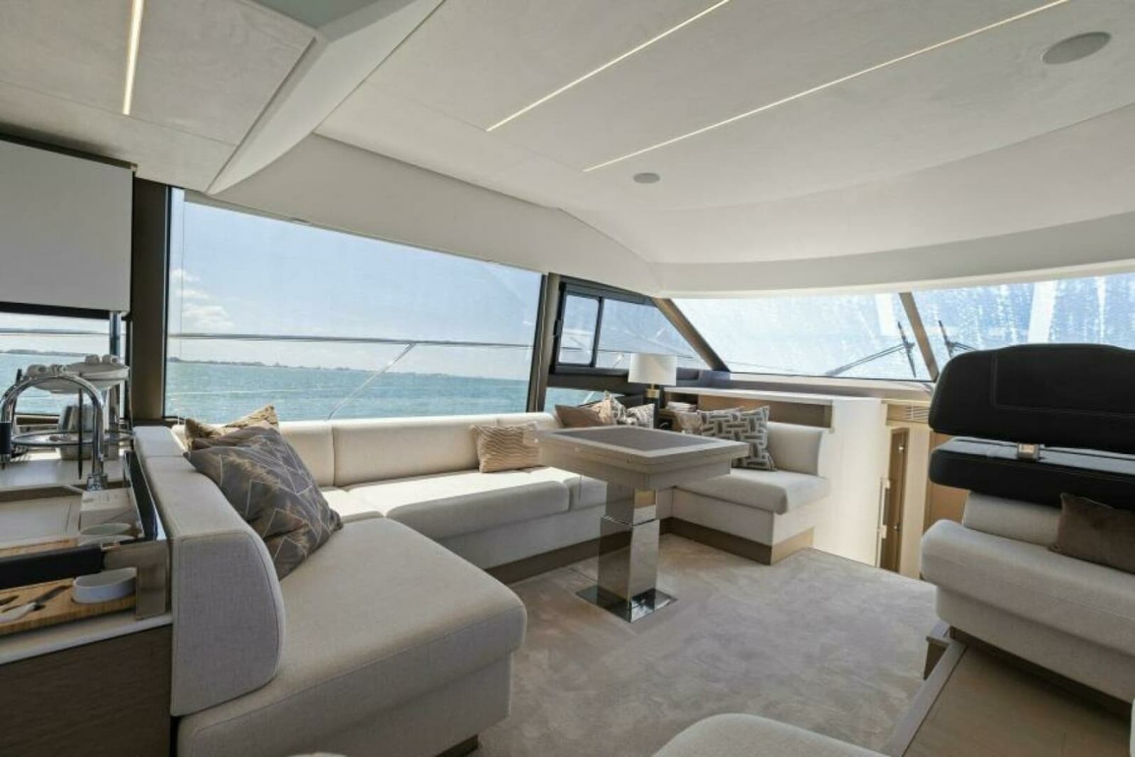 2022 Prestige 590 Flybridge - Photo 14