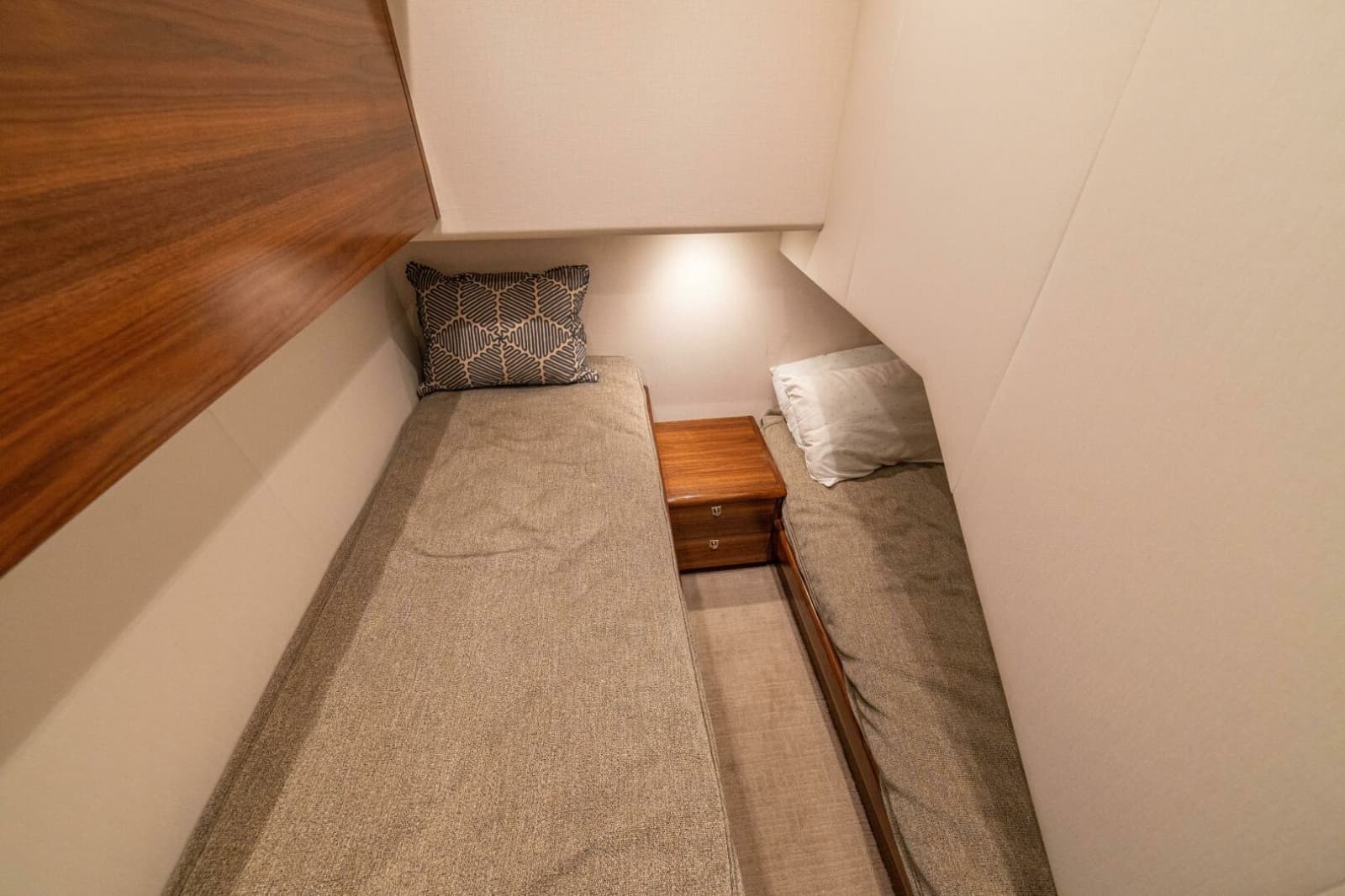 2025 Viking 58 Convertible - Photo 29