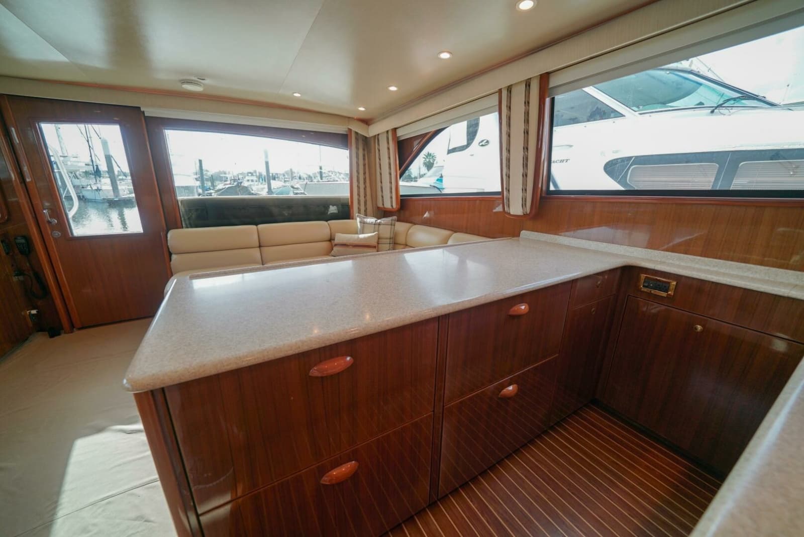 2007 Viking 45 Convertible - Photo 8