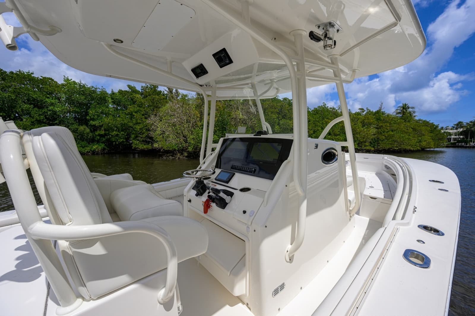 2019 Regulator 31 Center Console - Photo 28