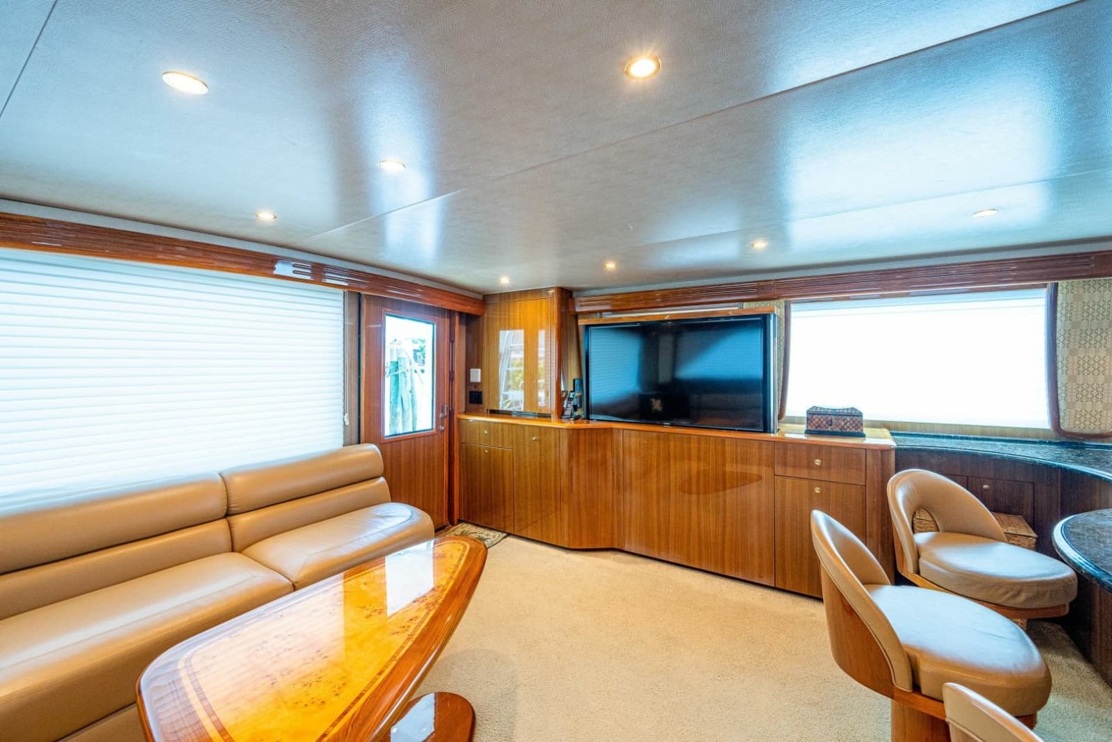 2005 Viking 74 Convertible - Photo 5