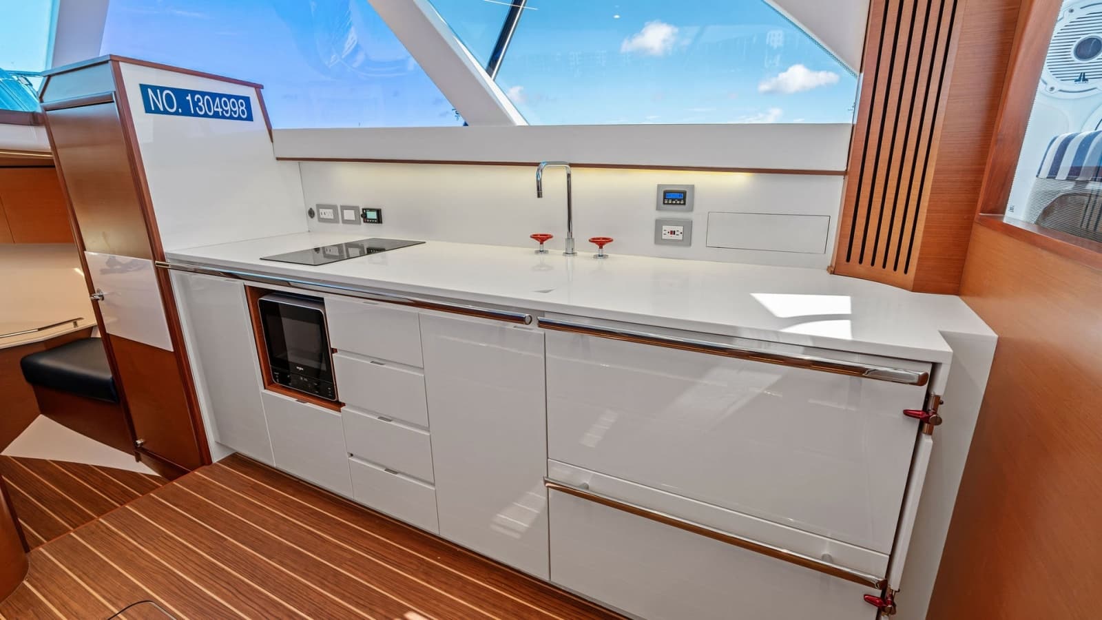 2019 Bertram 35 Flybridge - Photo 4