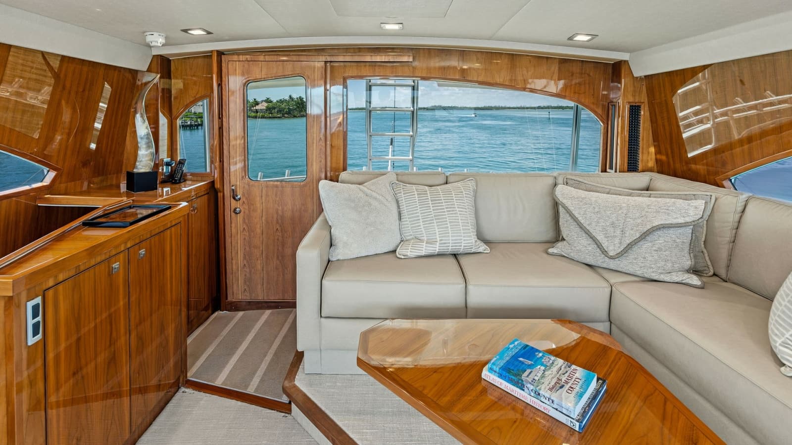 2016 Viking 80 Enclosed Bridge - Photo 95