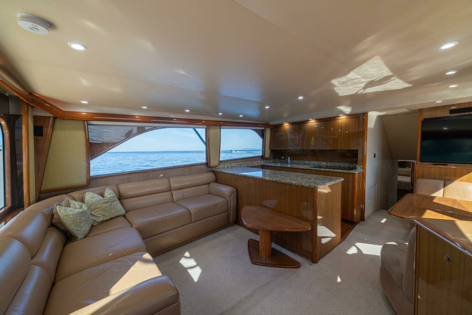 2006 Viking 56 Convertible - Photo 29