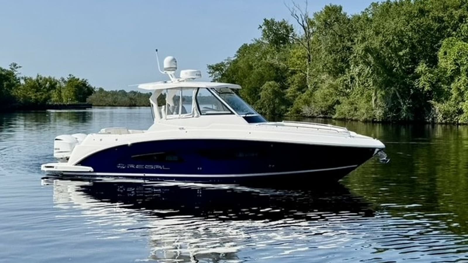 2021 Regal 33 SAV - Photo 1