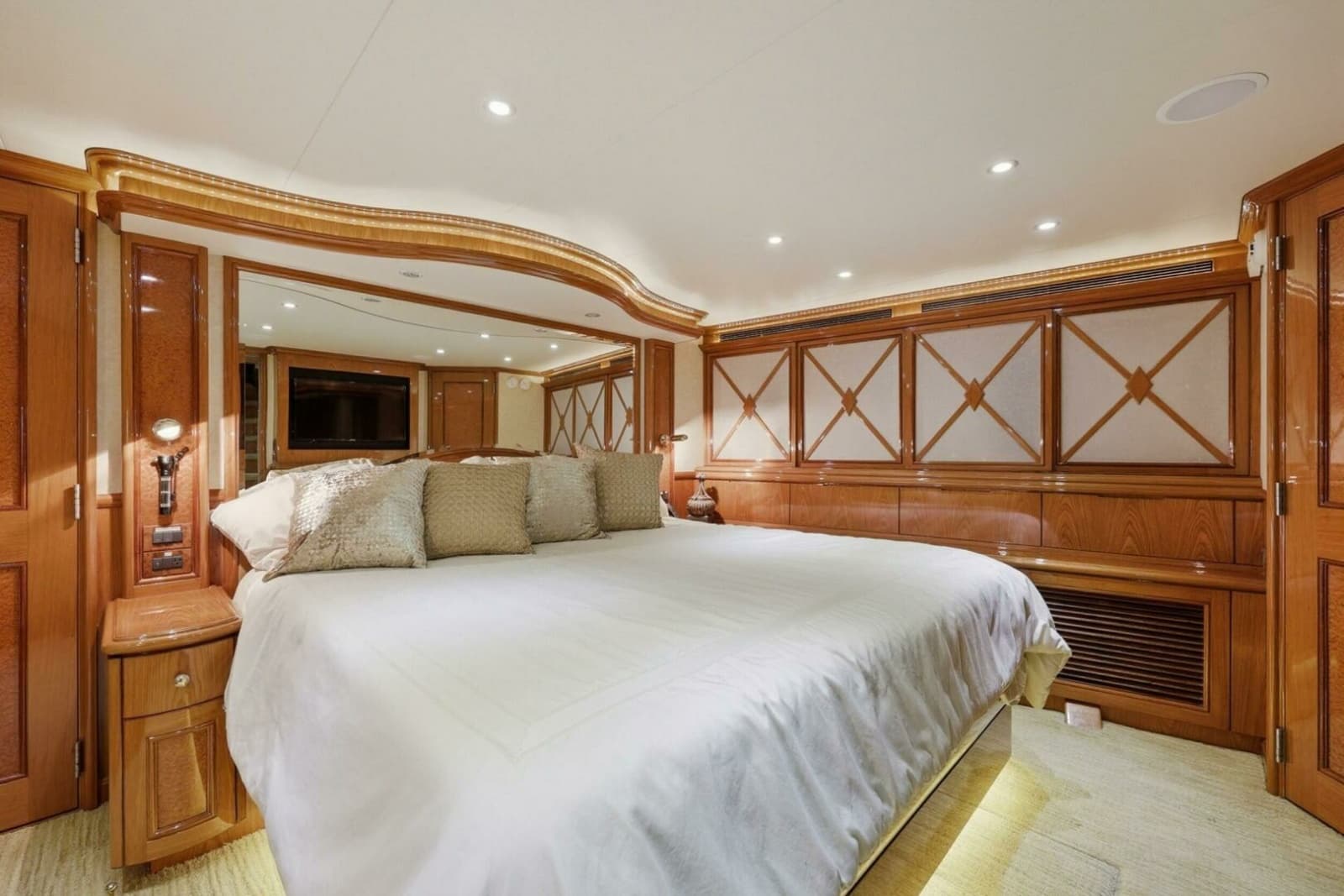 2008 Cheoy Lee 95 Motor Yacht - Photo 49
