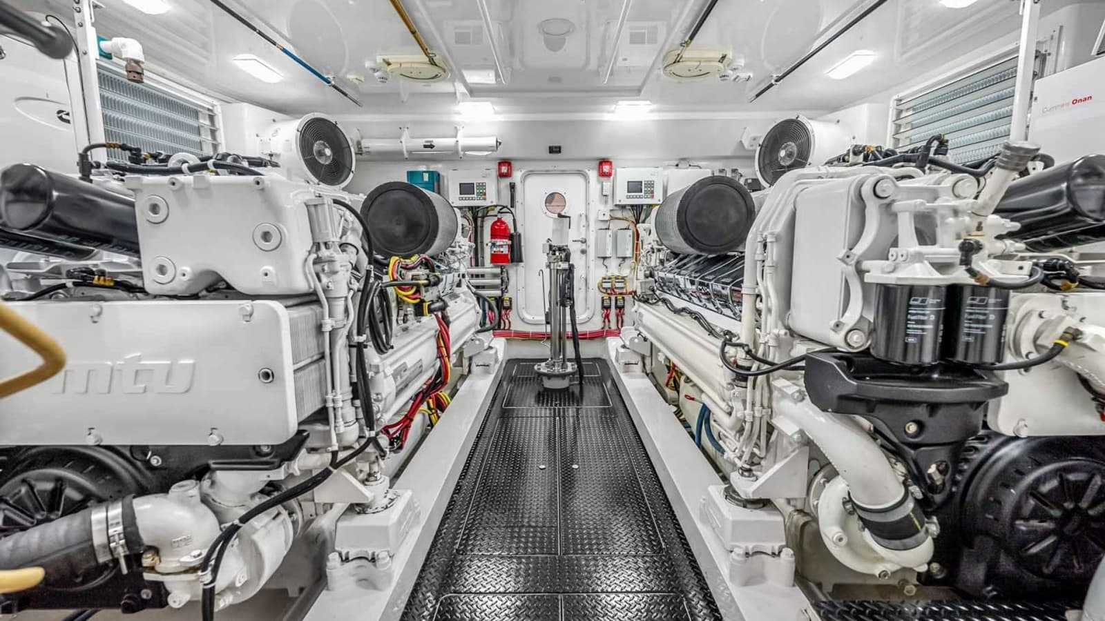2017 Viking 92 Enclosed Bridge - Photo 59