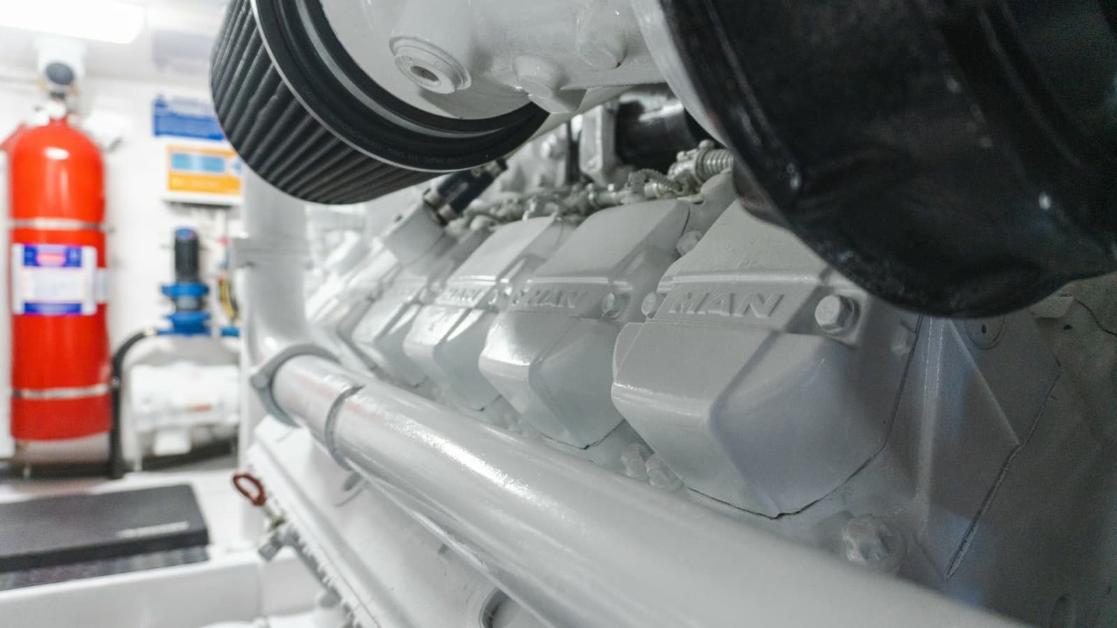 2009 Viking 50 Convertible - Photo 48