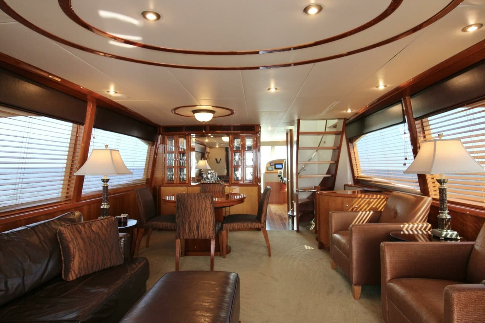 2007 Lazzara Yachts 74 Motor Yacht - Photo 25
