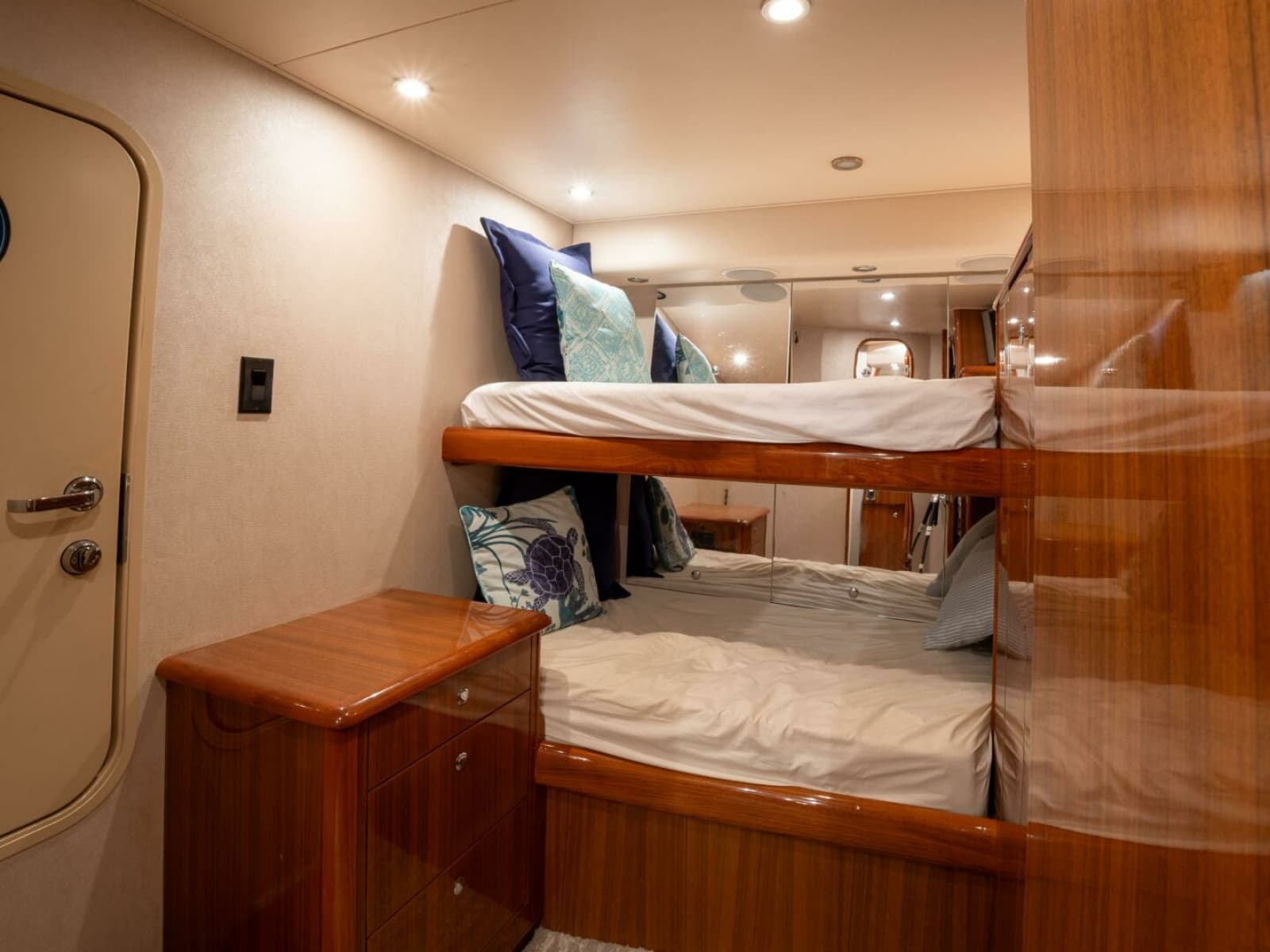 2005 Viking 74 Enclosed Bridge - Photo 25
