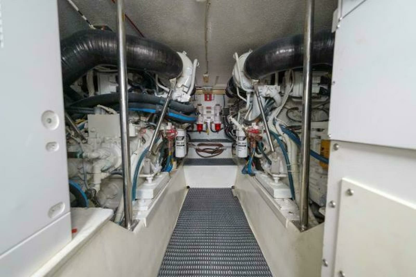 2002 Hatteras 50 Convertible - Photo 30