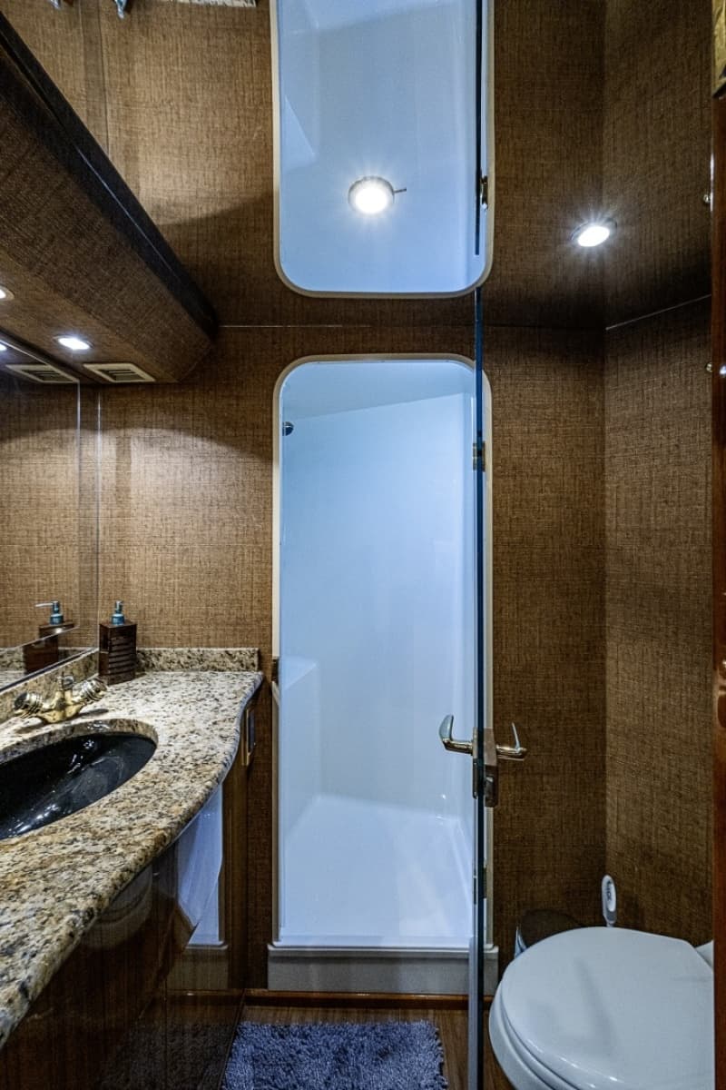 2007 Viking 64 Convertible - Photo 70