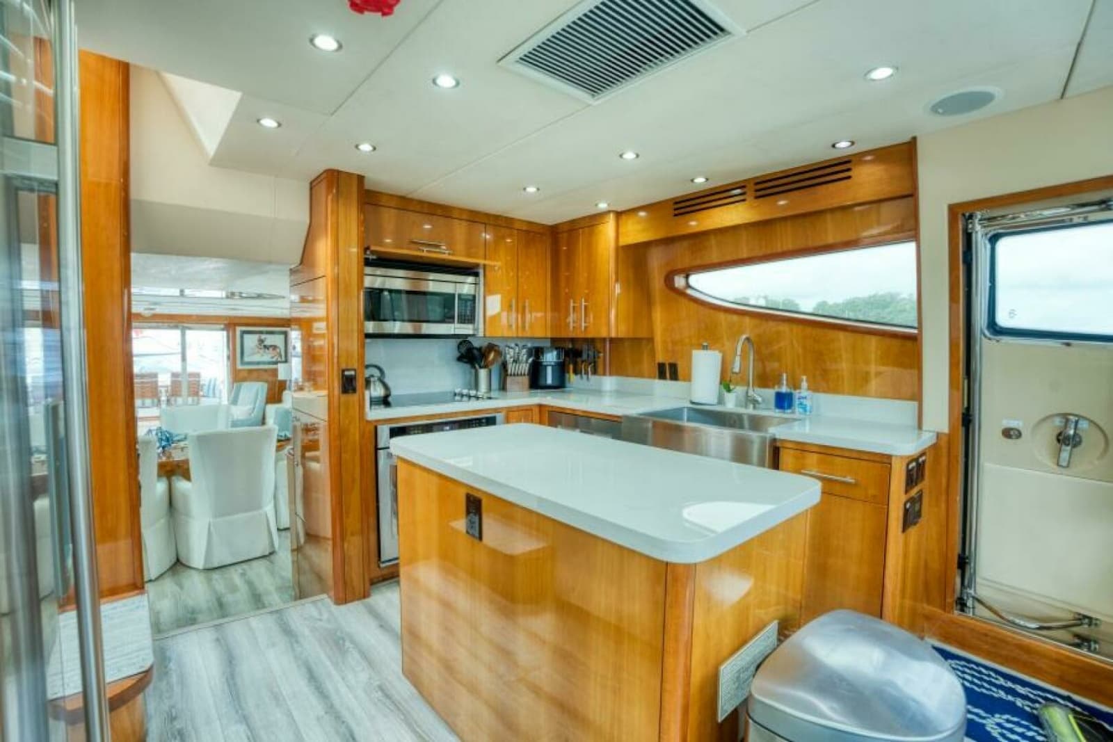 2007 Hatteras 80 Enclosed Bridge - Photo 23