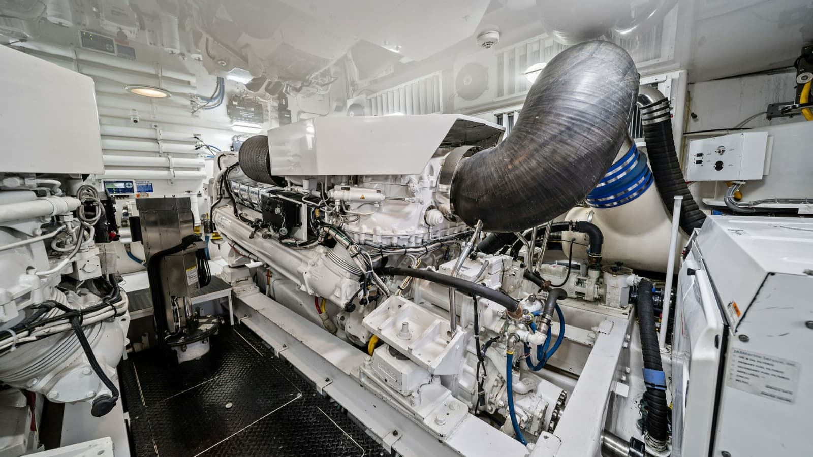 2015 Viking 70 Convertible  - Photo 66