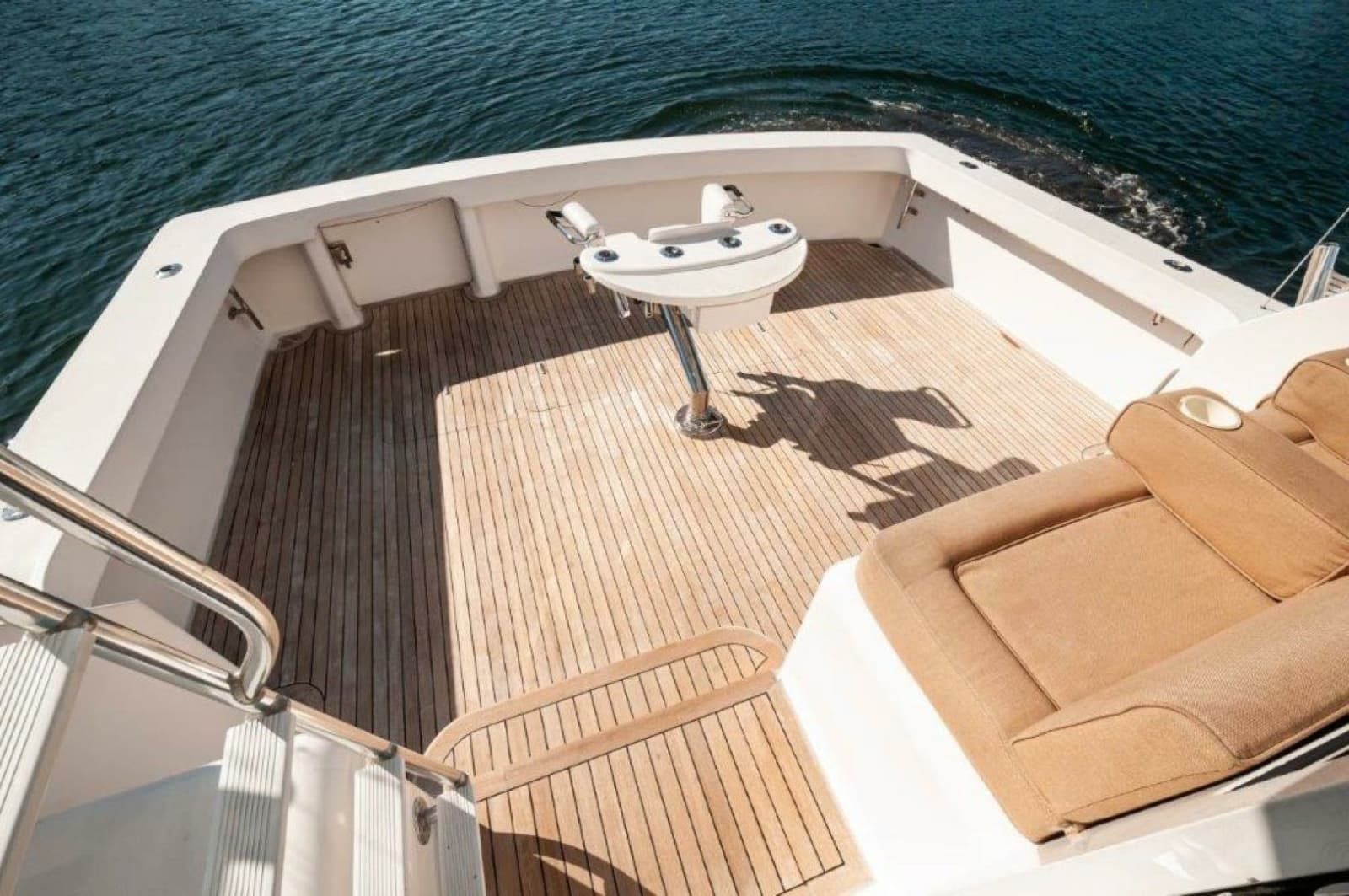 2001 Viking 61 Convertible - Photo 37