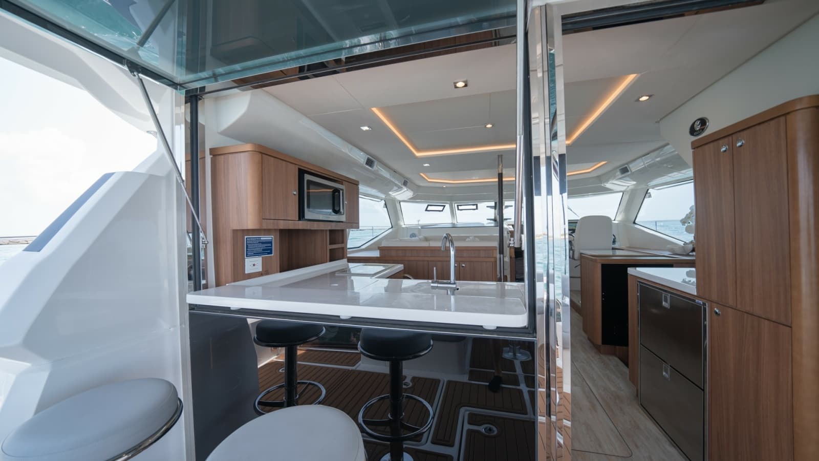 2021 Aquila 44 Motor Yacht - Photo 31