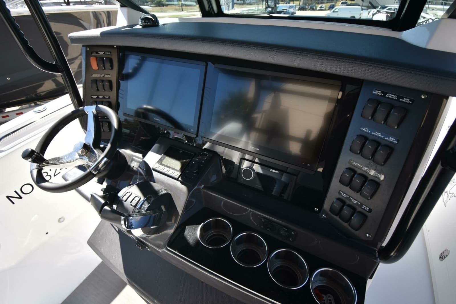 2021 Blackfin 332 - Photo 4