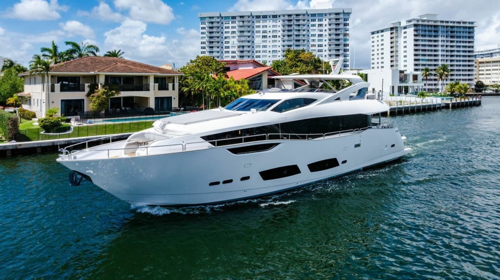 2019 Sunseeker 95 Motor Yacht - Photo 4