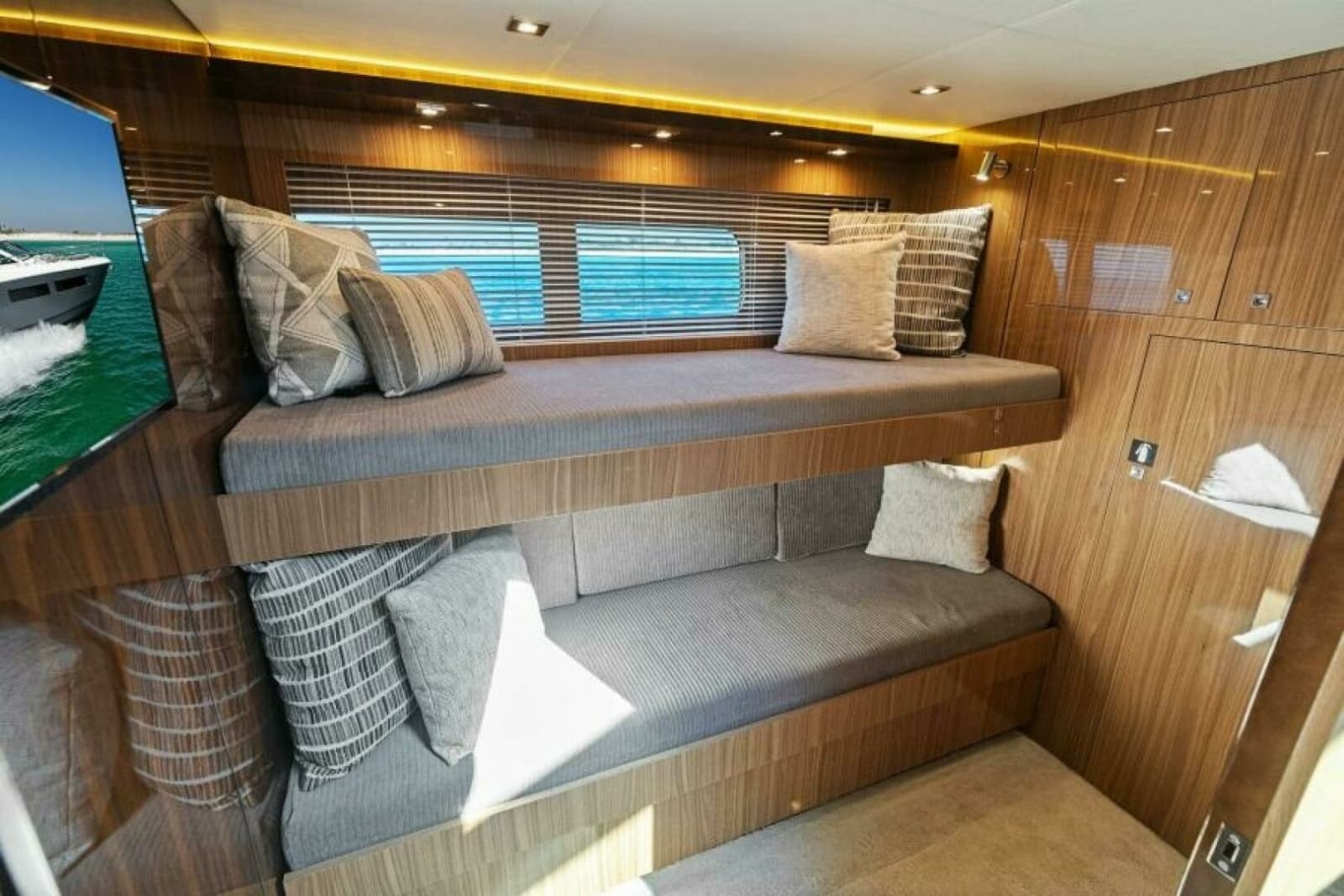 2023 Cruisers Yachts 60 Cantius Fly - Photo 30