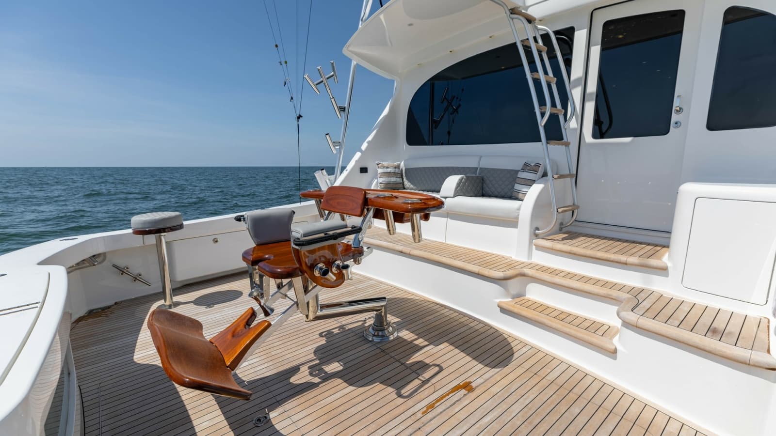 2020 Viking 62 Convertible - Photo 3